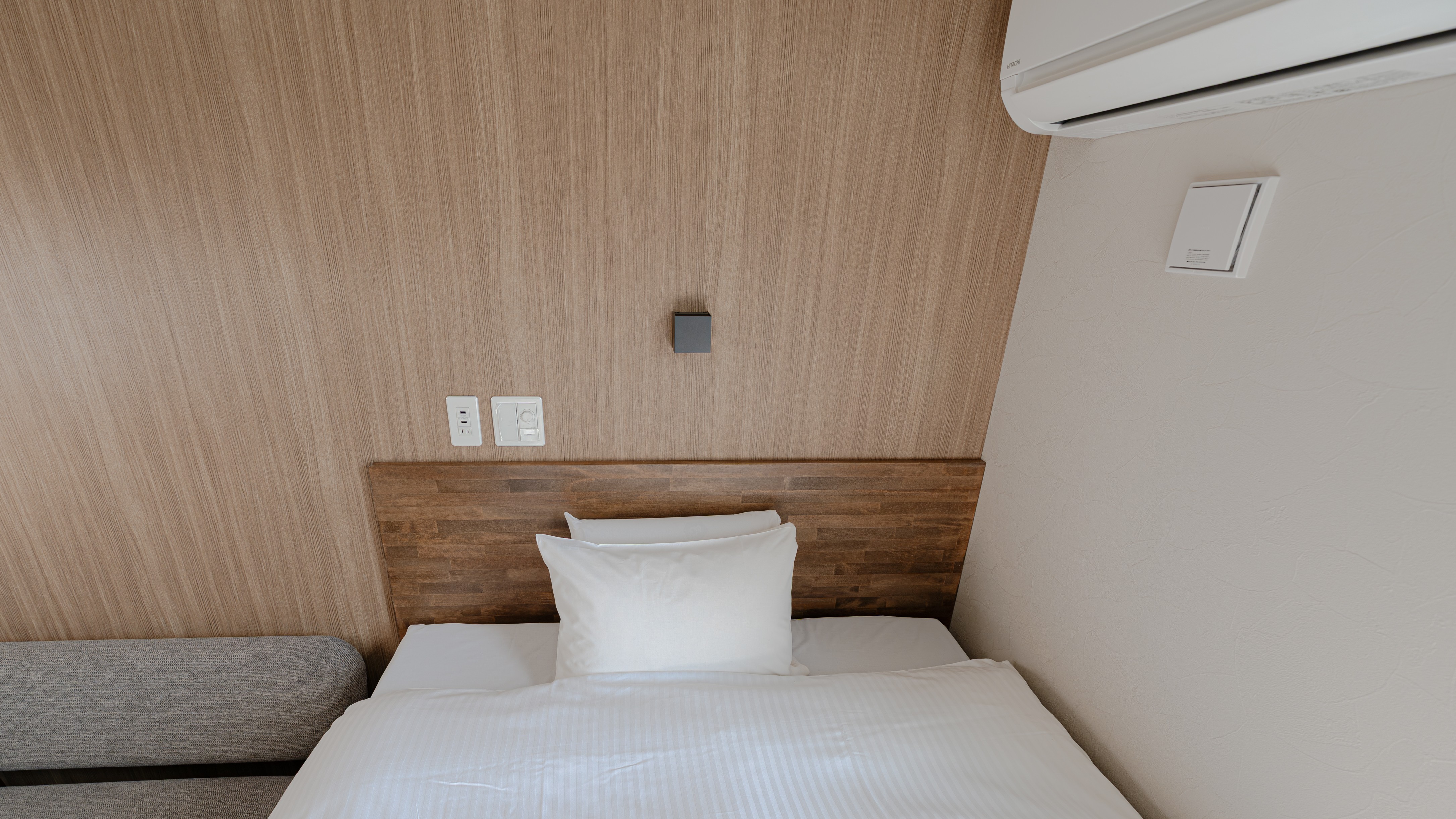 ダブル／全室に低反発マットレス「トゥルースリーパー」を完備。（客室一例）