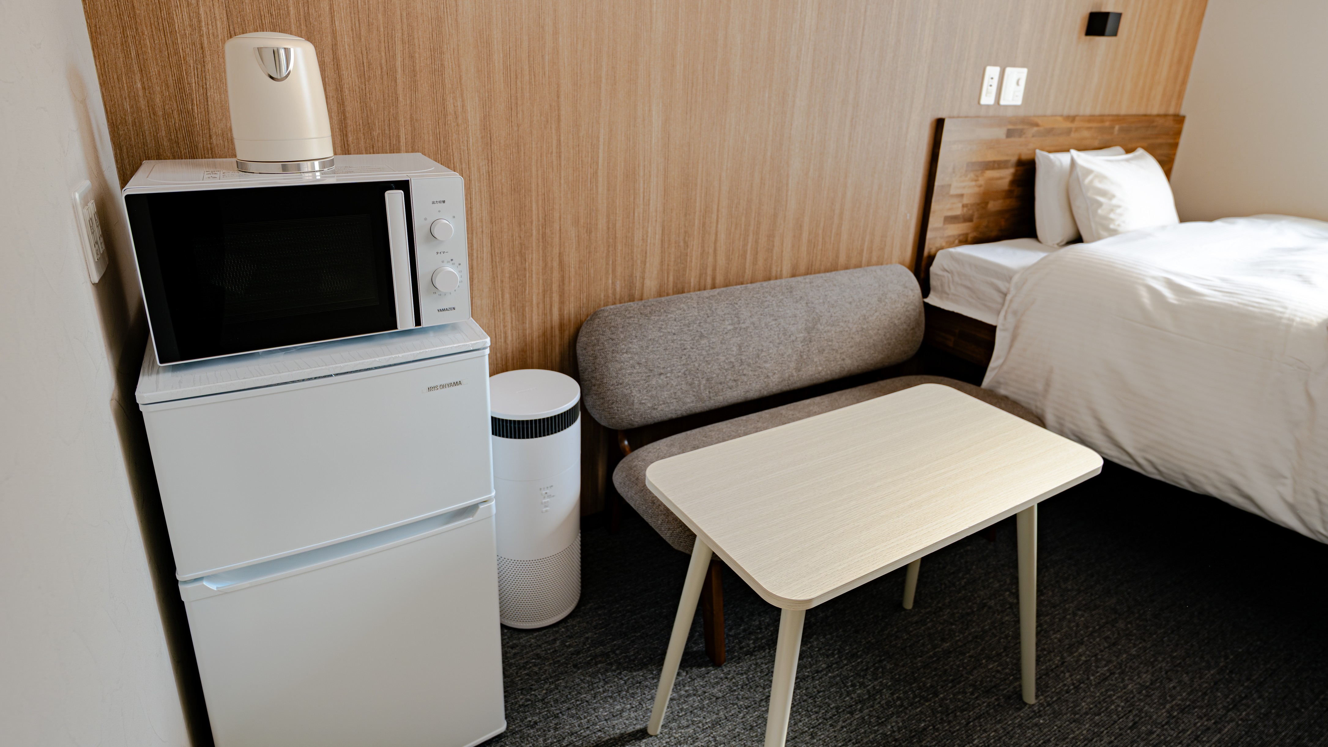 ダブル／約13㎡のコンパクトながら機能的な客室。（客室一例）