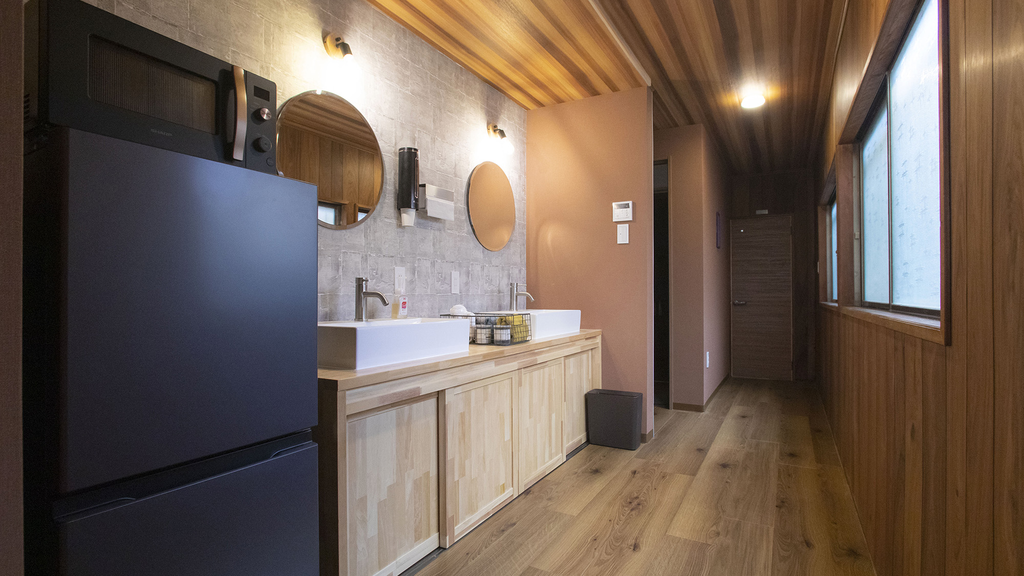 冷蔵庫・電子レンジはご自由にお使いください。