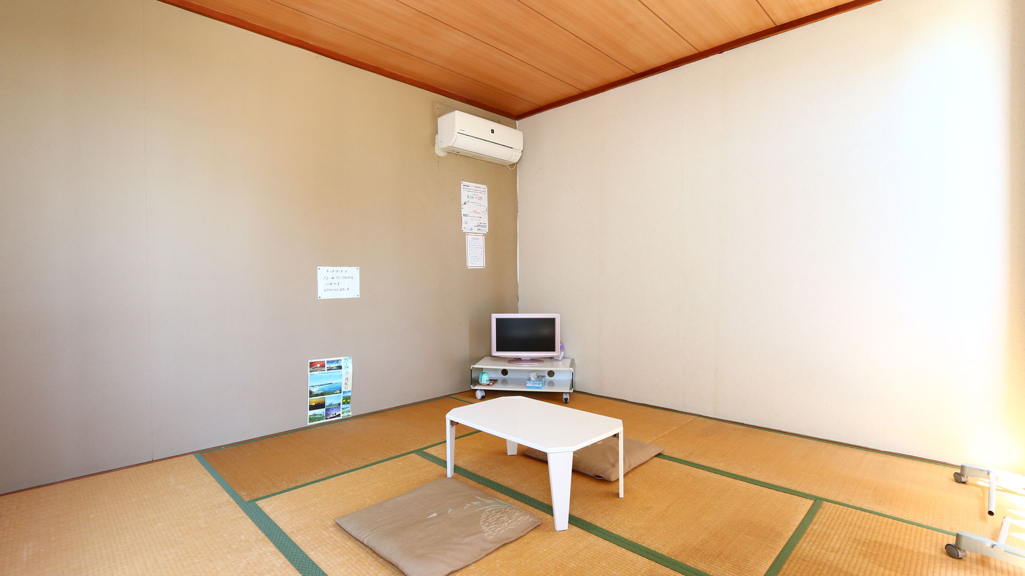 【本館客室】和室8畳の客室の一例*