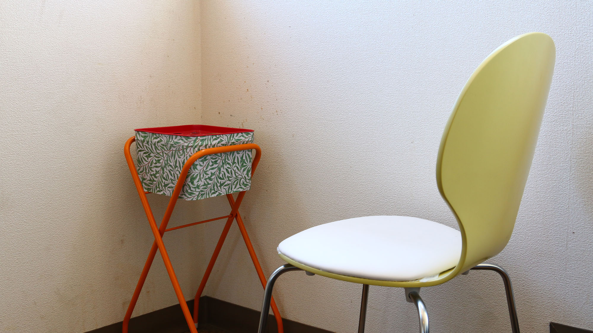 【本館喫煙スペース】喫煙は指定のスペースにてお願いいたします*