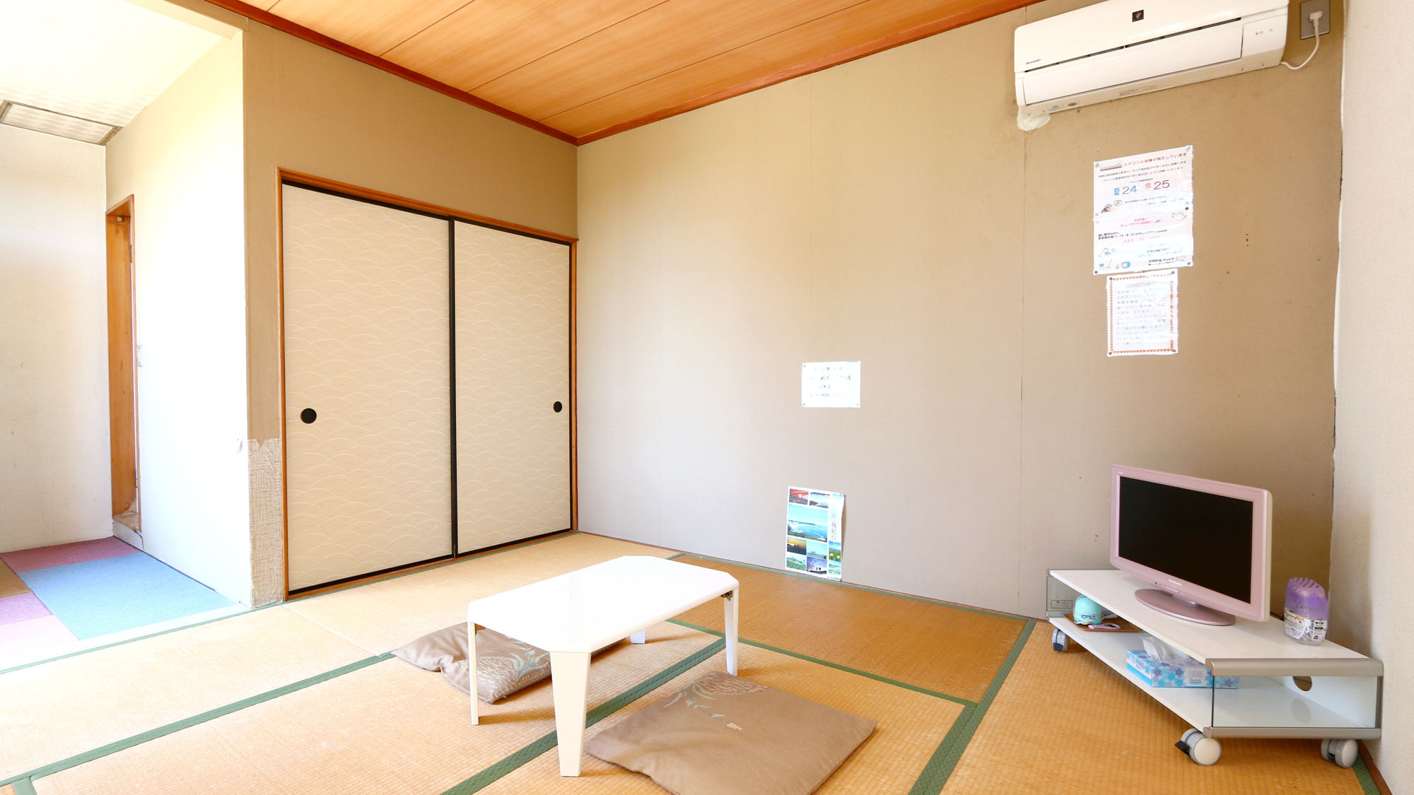 【本館客室】和室8畳の客室の一例*