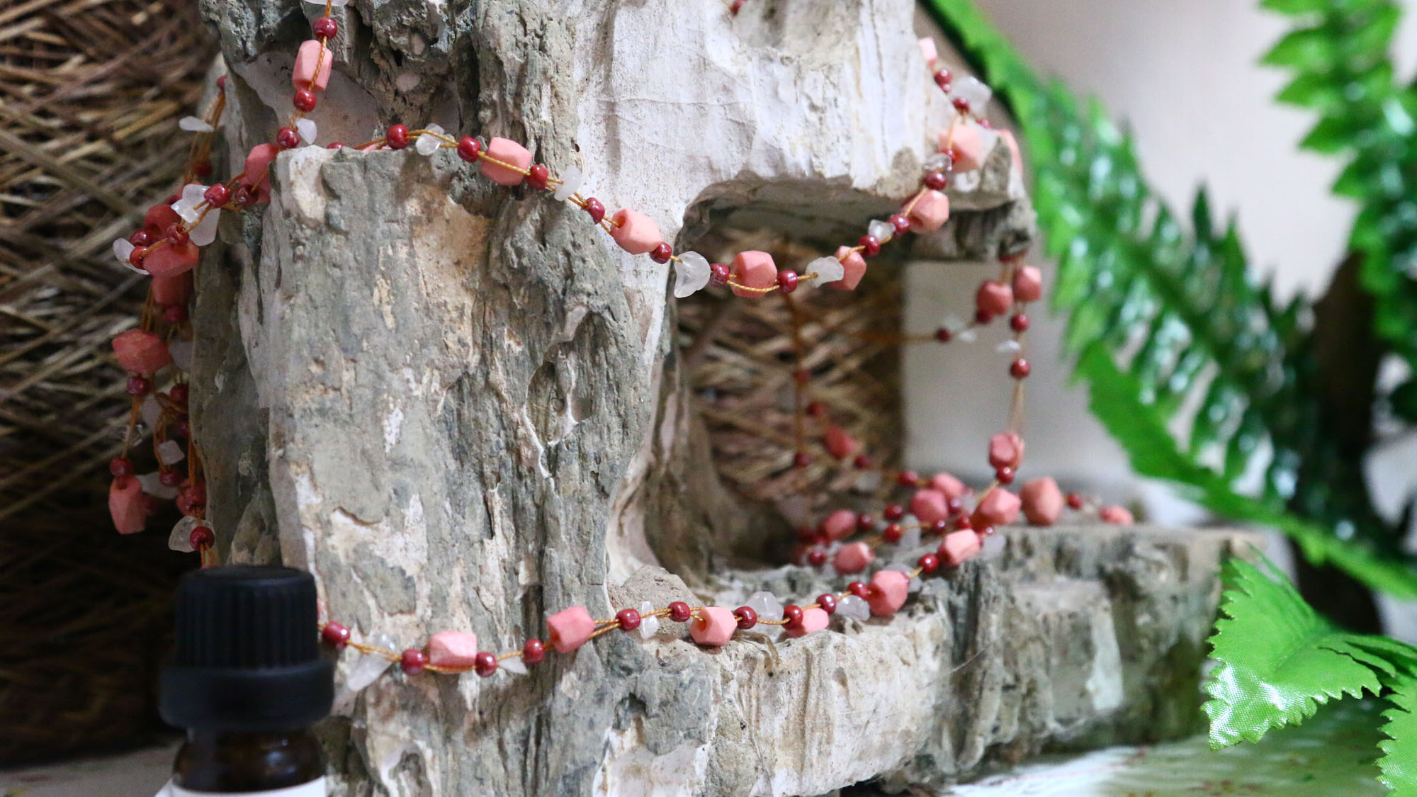 【イメージ】本館のロビーにあるパワーストーン*