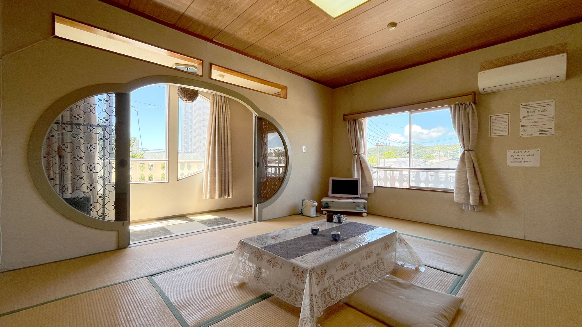 【本館客室】和室10畳の客室の一例*