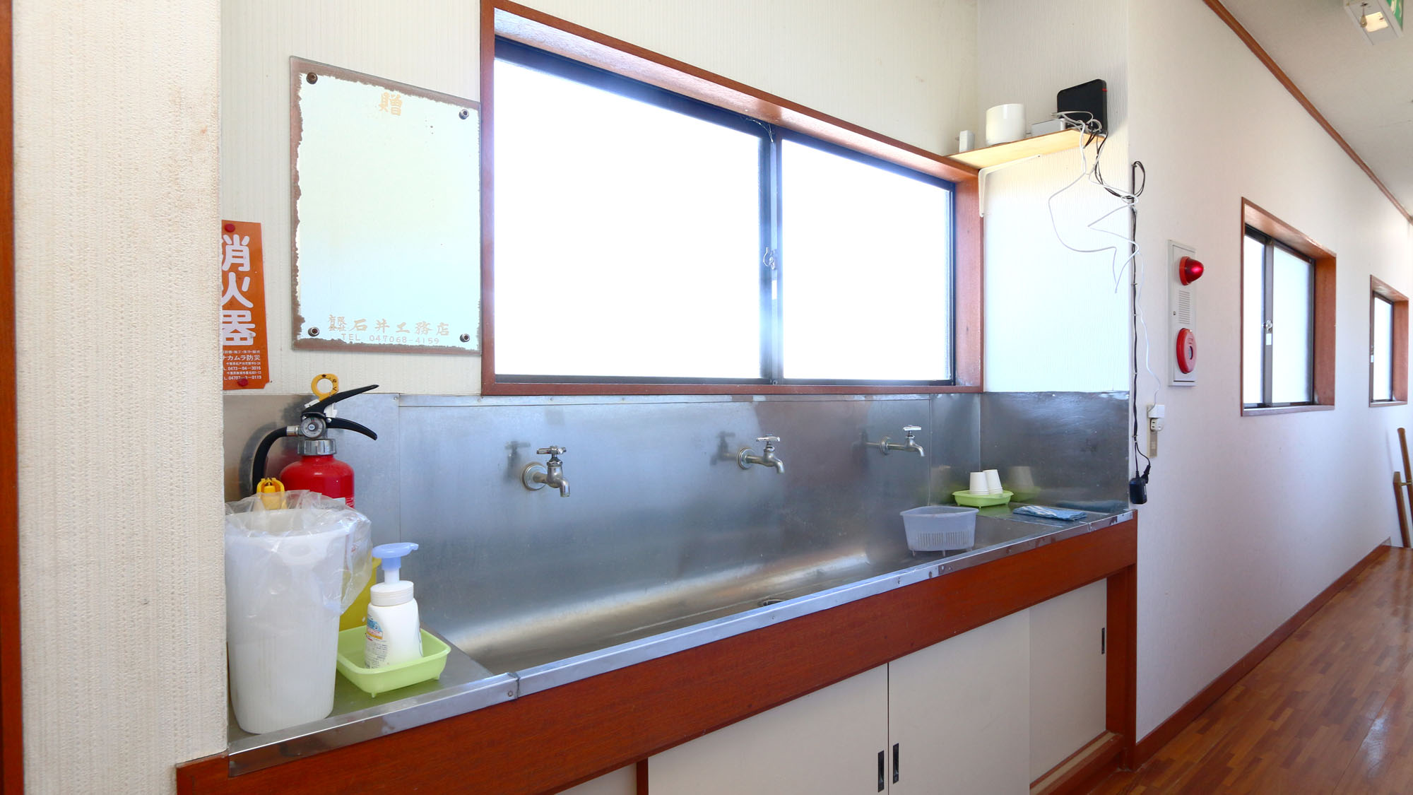 【別館共用洗面所】洗面所は共用となっております。ご自由にお使いください*