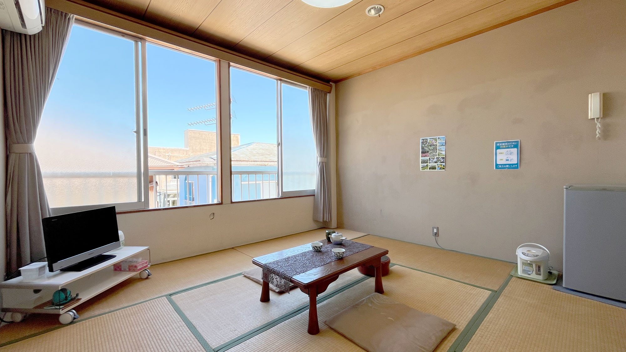 【本館客室】和室8畳の客室の一例*