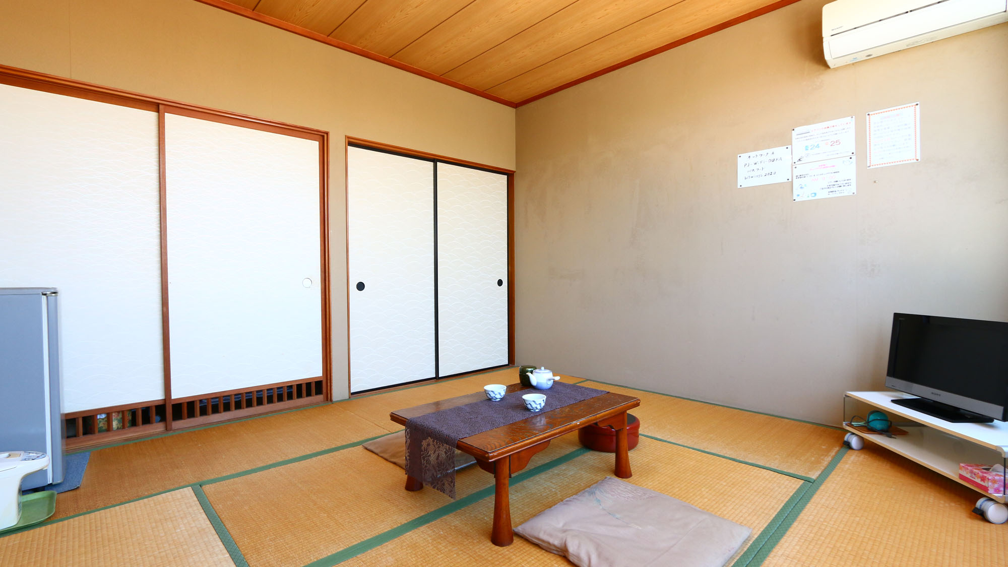 【本館客室】和室8畳の客室の一例*