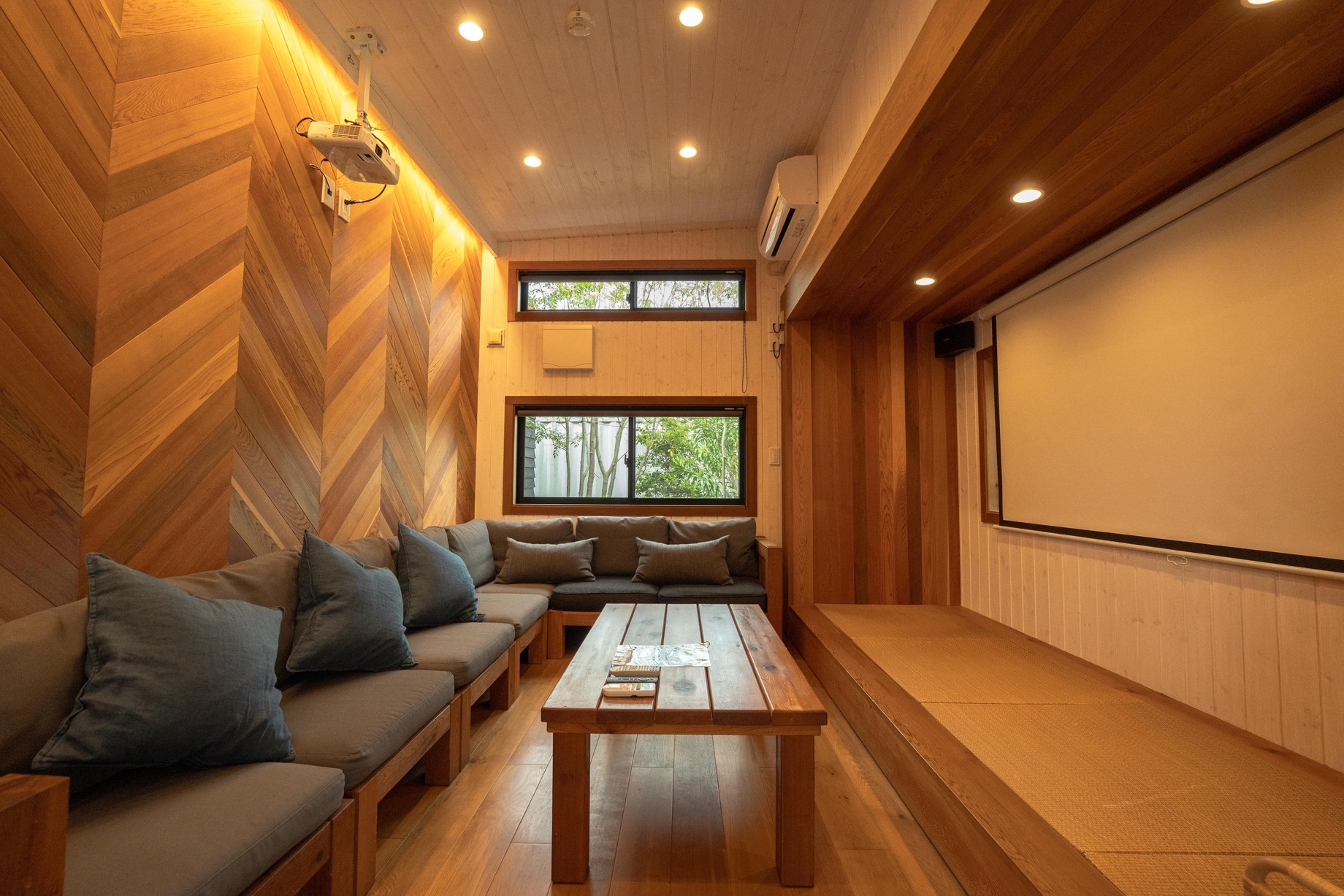 【サウナイキタイ】プライベートサウナで気のあう仲間と気兼ねなく大満喫！（水着着用）