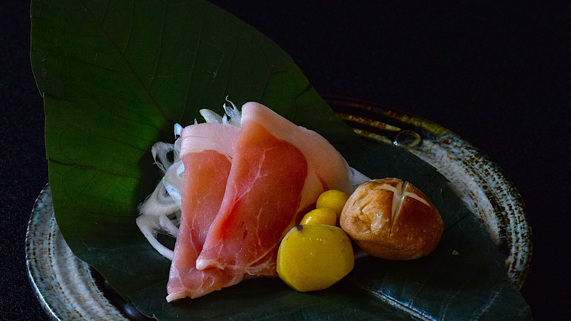 冬B会席　大山ルビー豚　朴葉焼き