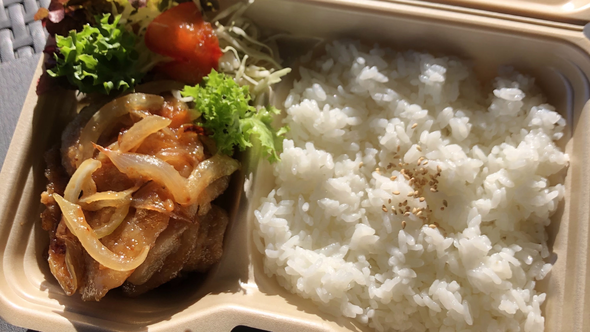 夕食はSwellカフェおすすめお弁当付★【夕食のみ】