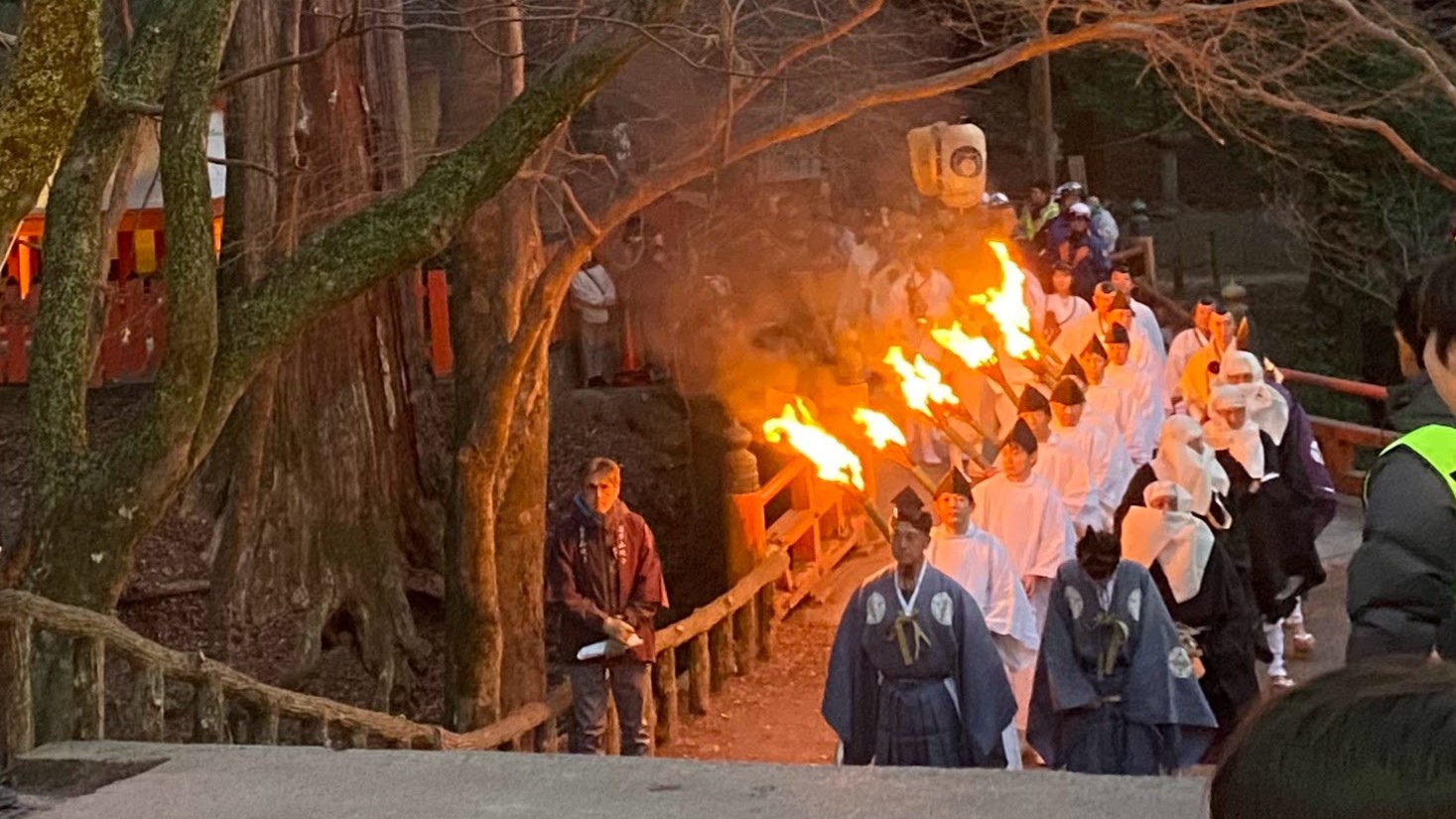 若草山の山焼き　スタートは鹿のや前からです