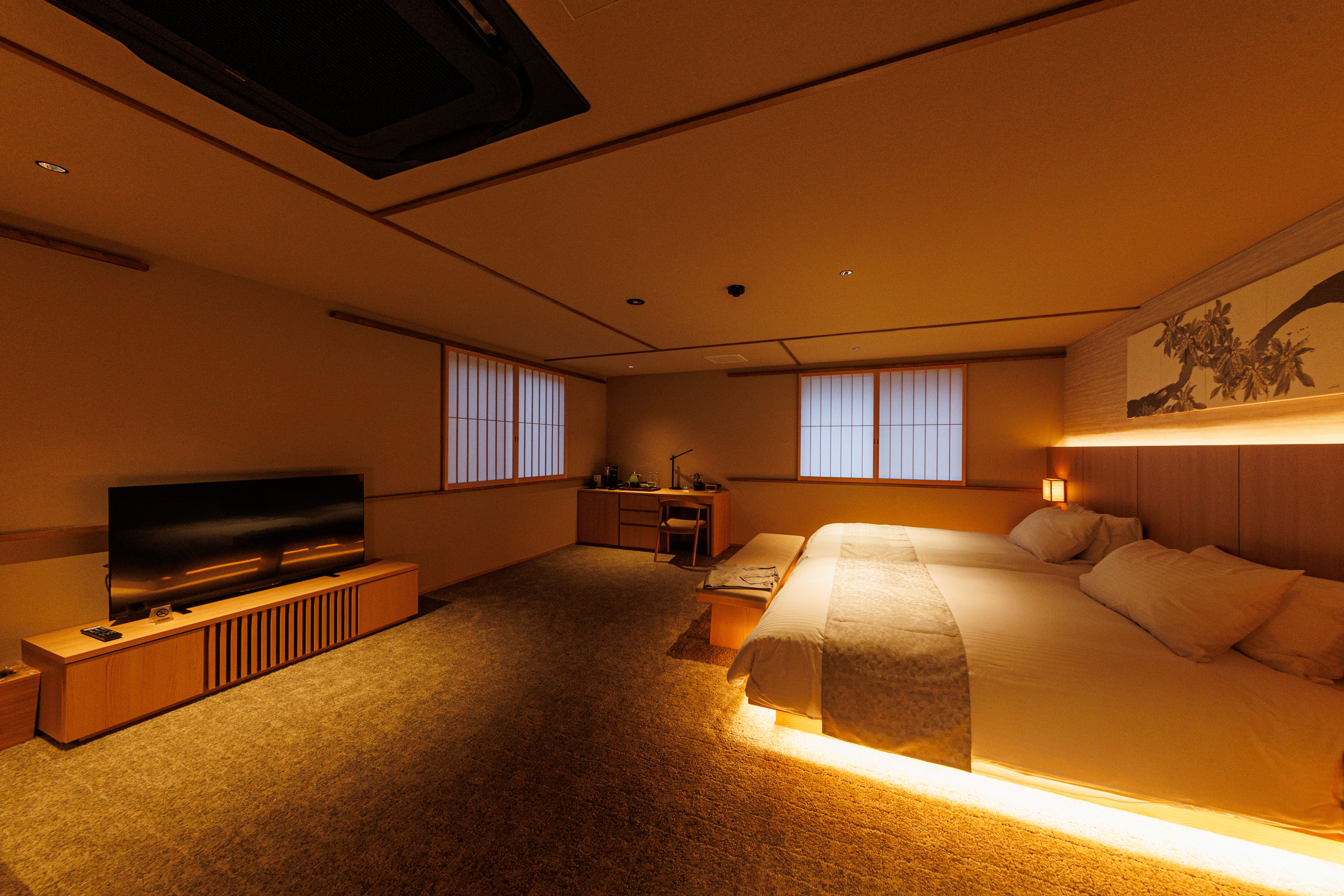 ラグジュアリーツイン　　　　春日の森フロントビュー①