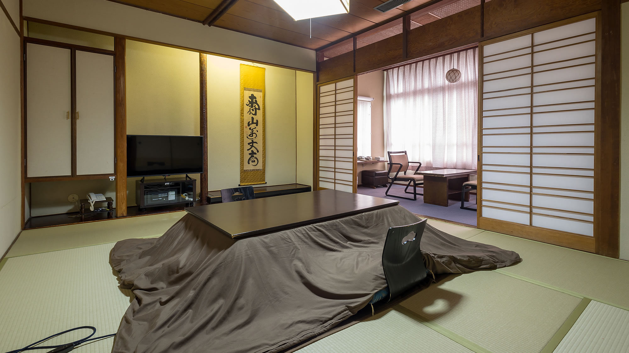 和室（10畳）は冬はこたつでお出迎えします。