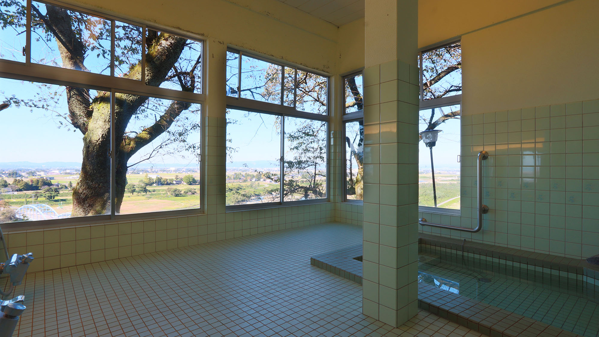 -眺望抜群の浴場-