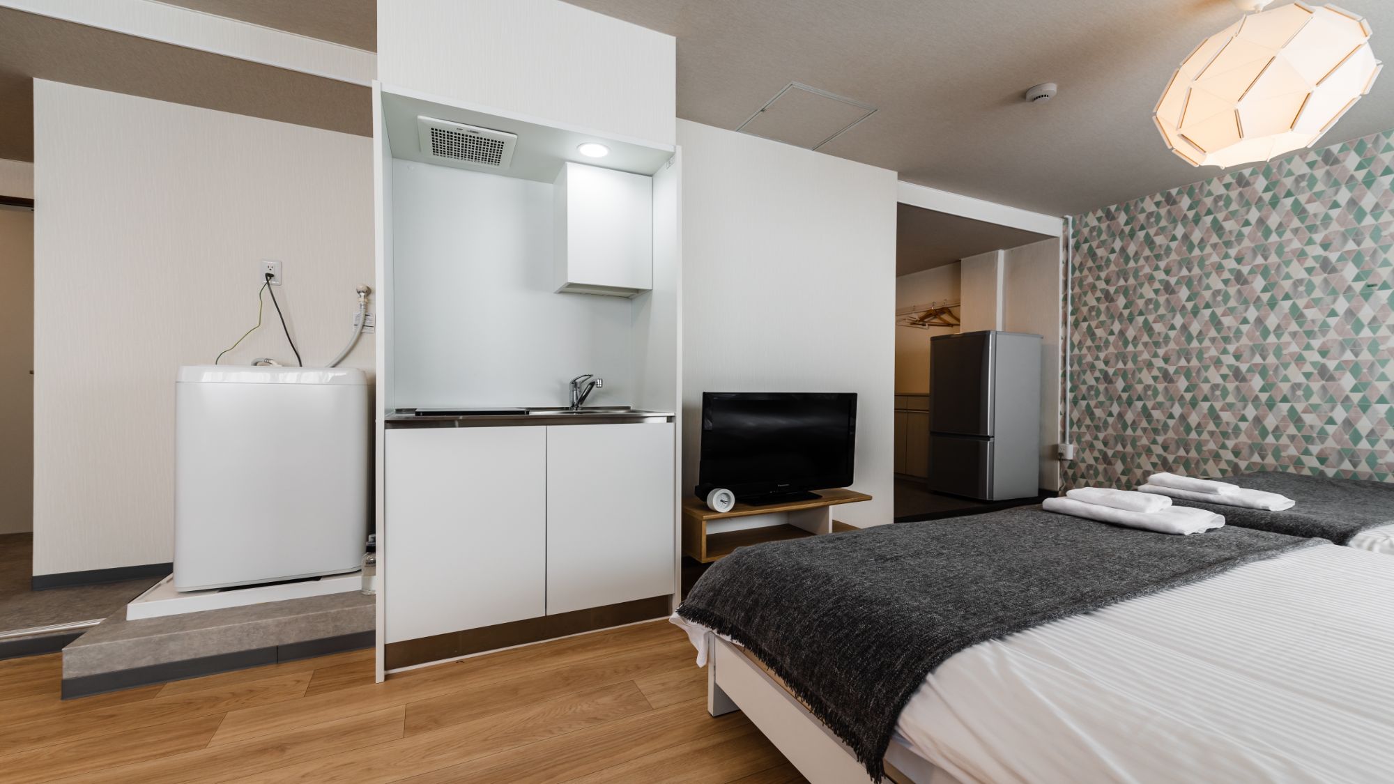 【ツインルーム（キッチン・シャワー・トイレ付）205室】簡易キッチン・洗濯機付。