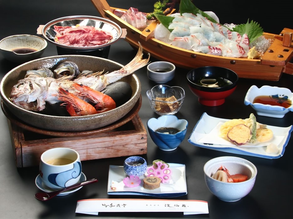 明石鯛が丸ごと1匹★舟盛り＆鯛の宝楽焼プラン ［1泊2食付］