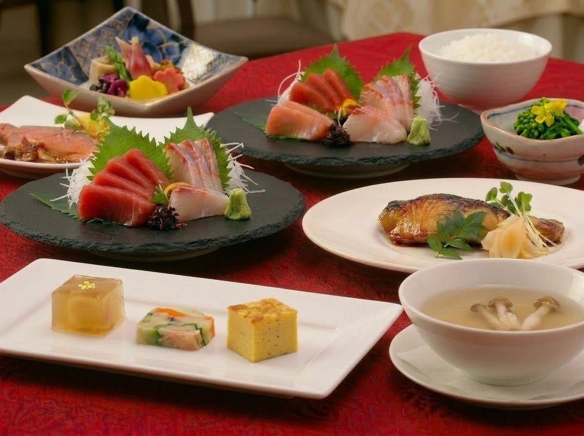 【２食付】全室オーシャンビューで迎える穏やかな朝｜御用邸近くの閑静な高台に佇む洋館風ホテル
