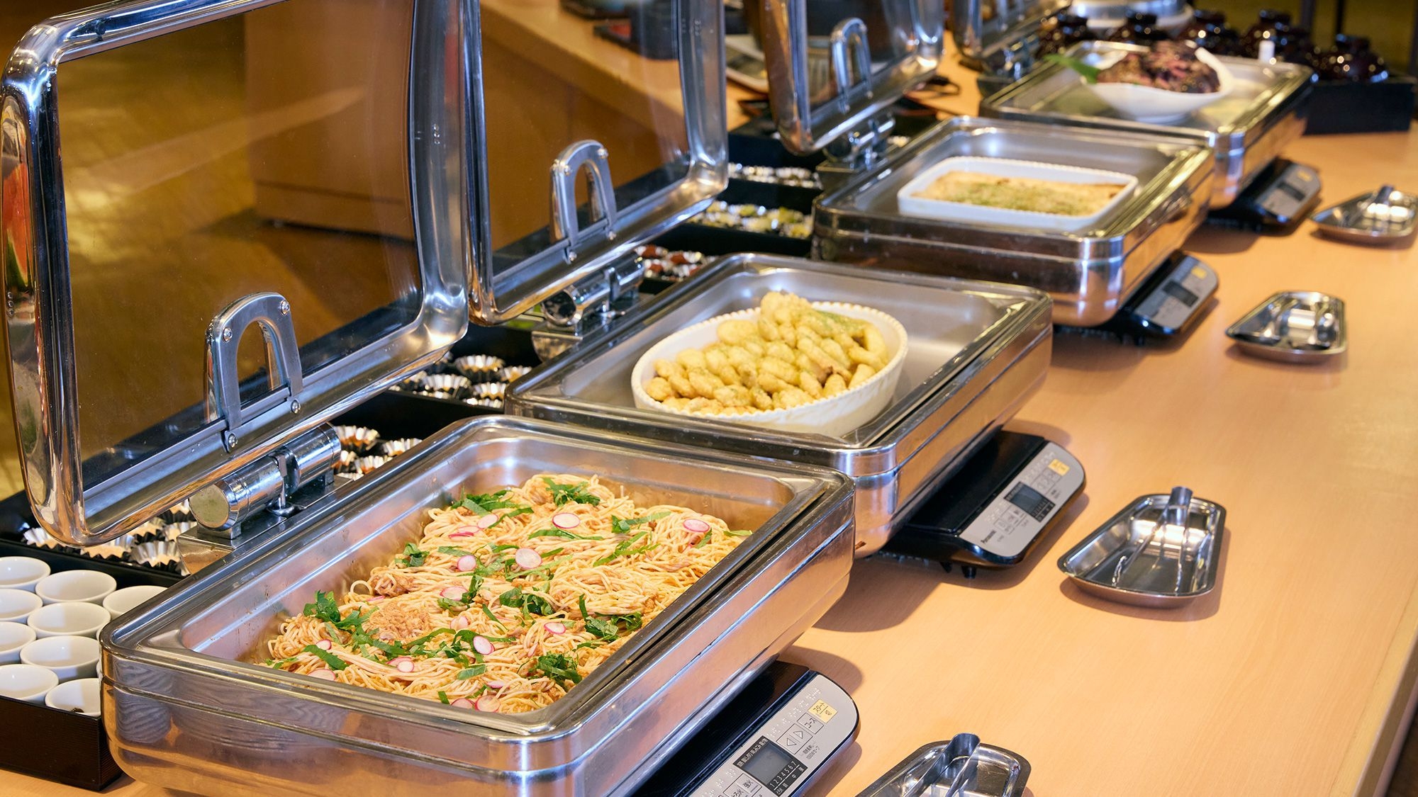 「お部屋はお任せ」でおトクにご宿泊！蟹料理も食べ放題　ロイヤルビュッフェプラン　＜11〜3月＞