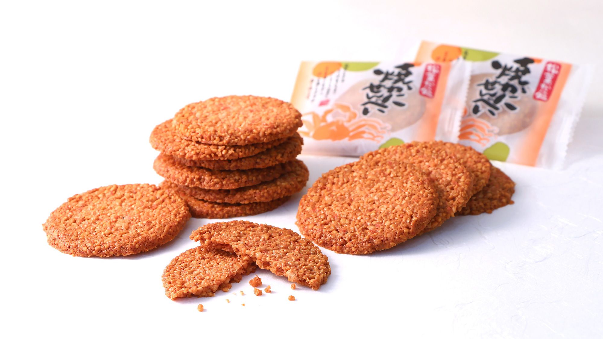 〇売店土産　宝製菓「焼かにせんべい」