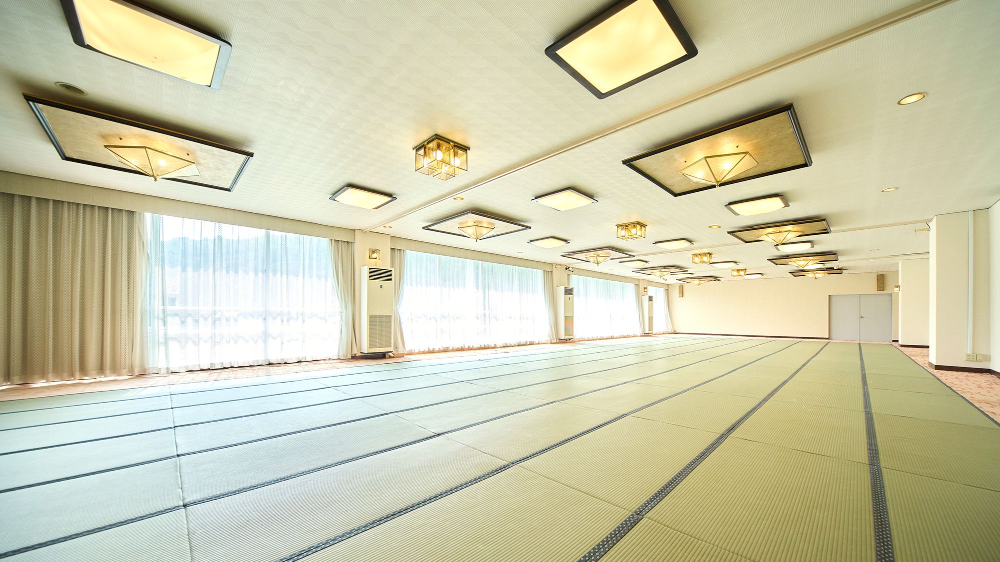 〇宴会場「夕霧・月花」