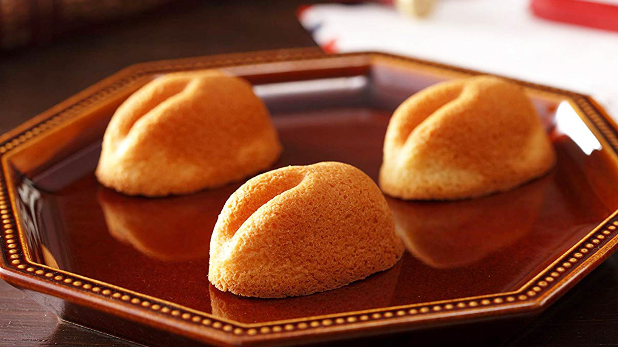 〇売店土産　寿製菓「白ウサギフィナンシェ」