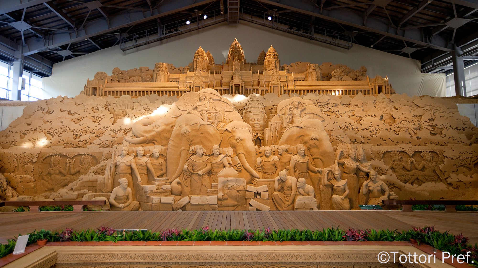 〇鳥取砂丘　砂の美術館　＜当館より車で約60分＞