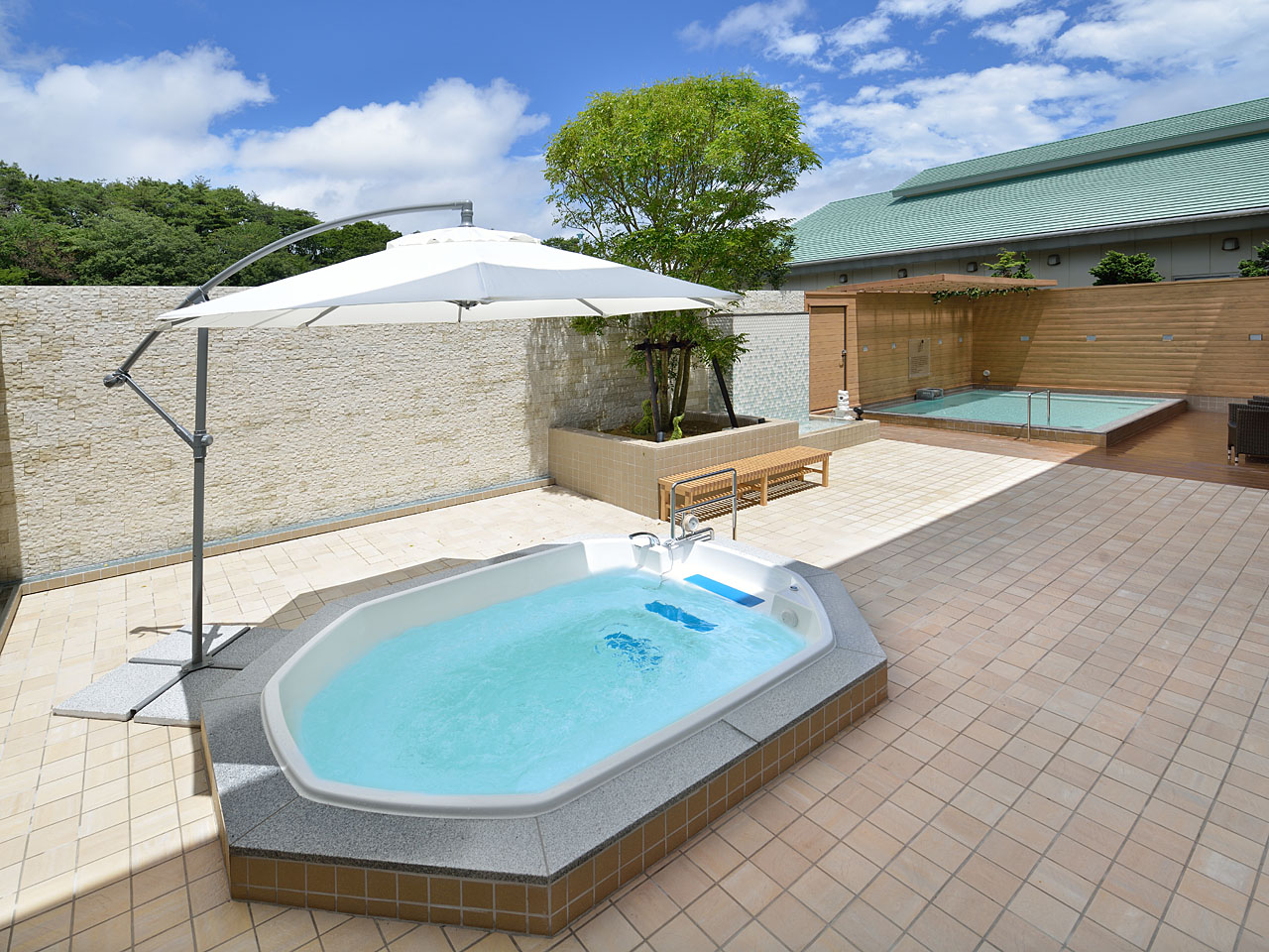 女性露天風呂 ジャグジー