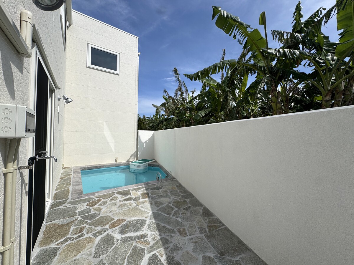 B棟：プライベートプール