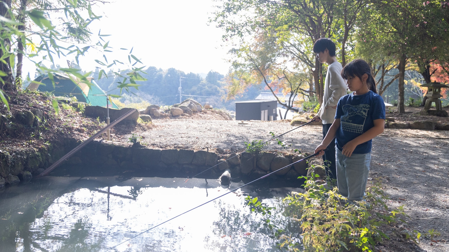 【ニジマス釣り体験】釣って楽しい・食べて美味しい里山グランピング