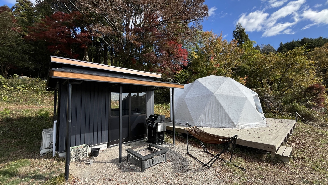 【かまどご飯体験】薪の音と香りを楽しむ昔ながらの里山グランピング