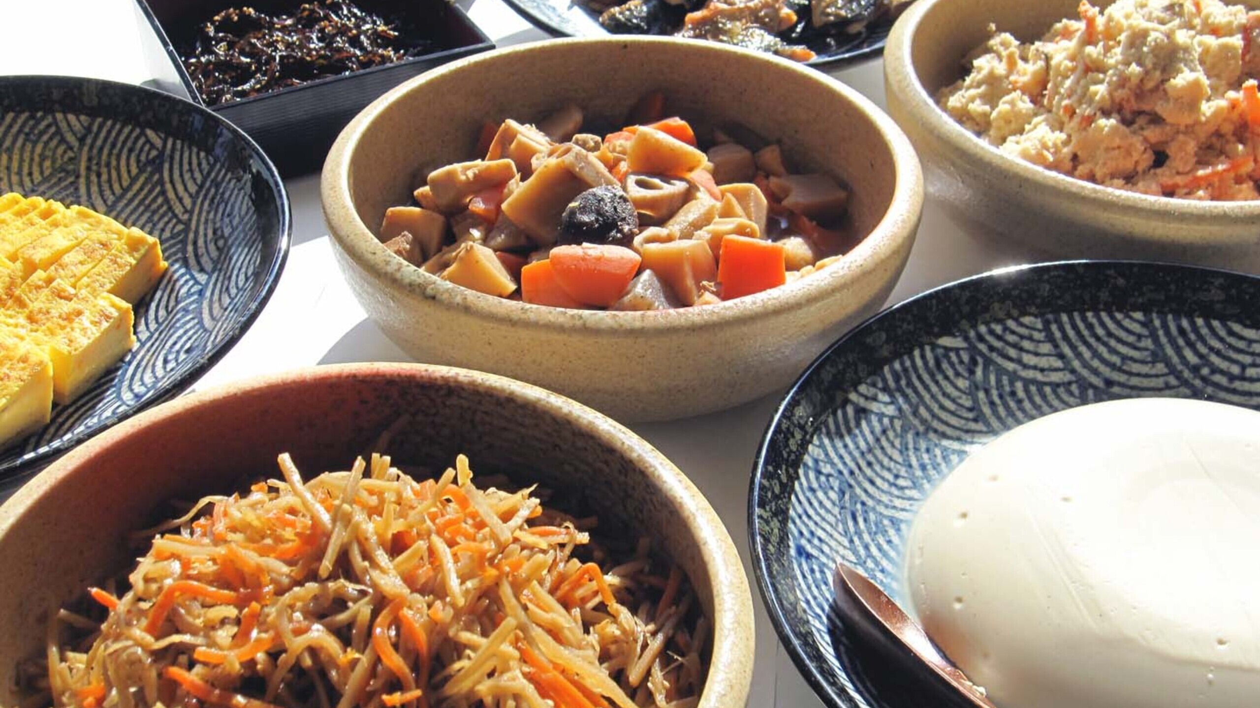 埼玉名物「武蔵野うどん」や「ゼリーフライ」、スタミナ満点の「熊谷ホルモン炒め」も絶品！