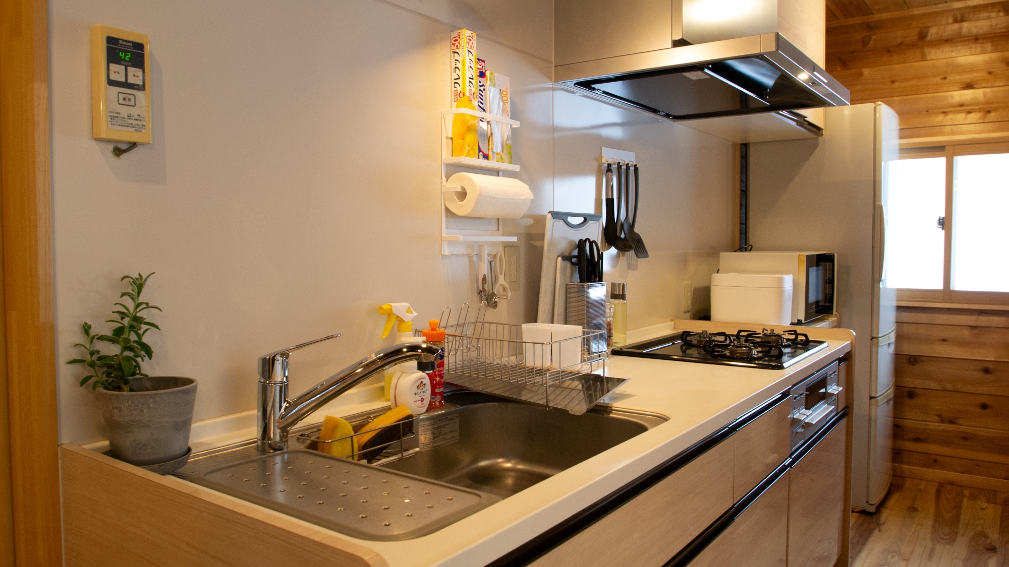 *【キッチン】使いやすい設備が整ったキッチンで快適な滞在を実現します。