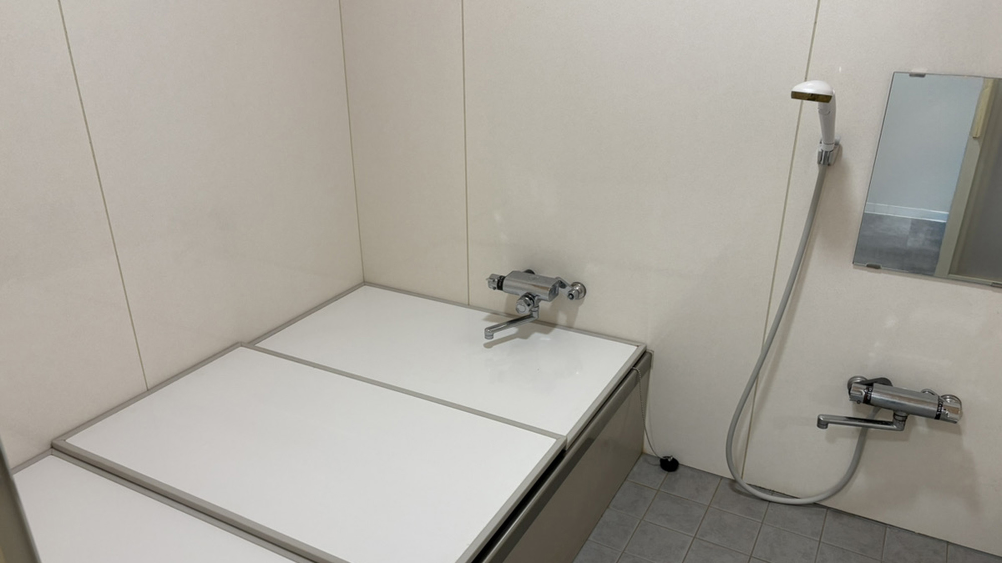・【共用浴室】バスタブ付き浴室をご利用希望の方は事前にご予約が必要です