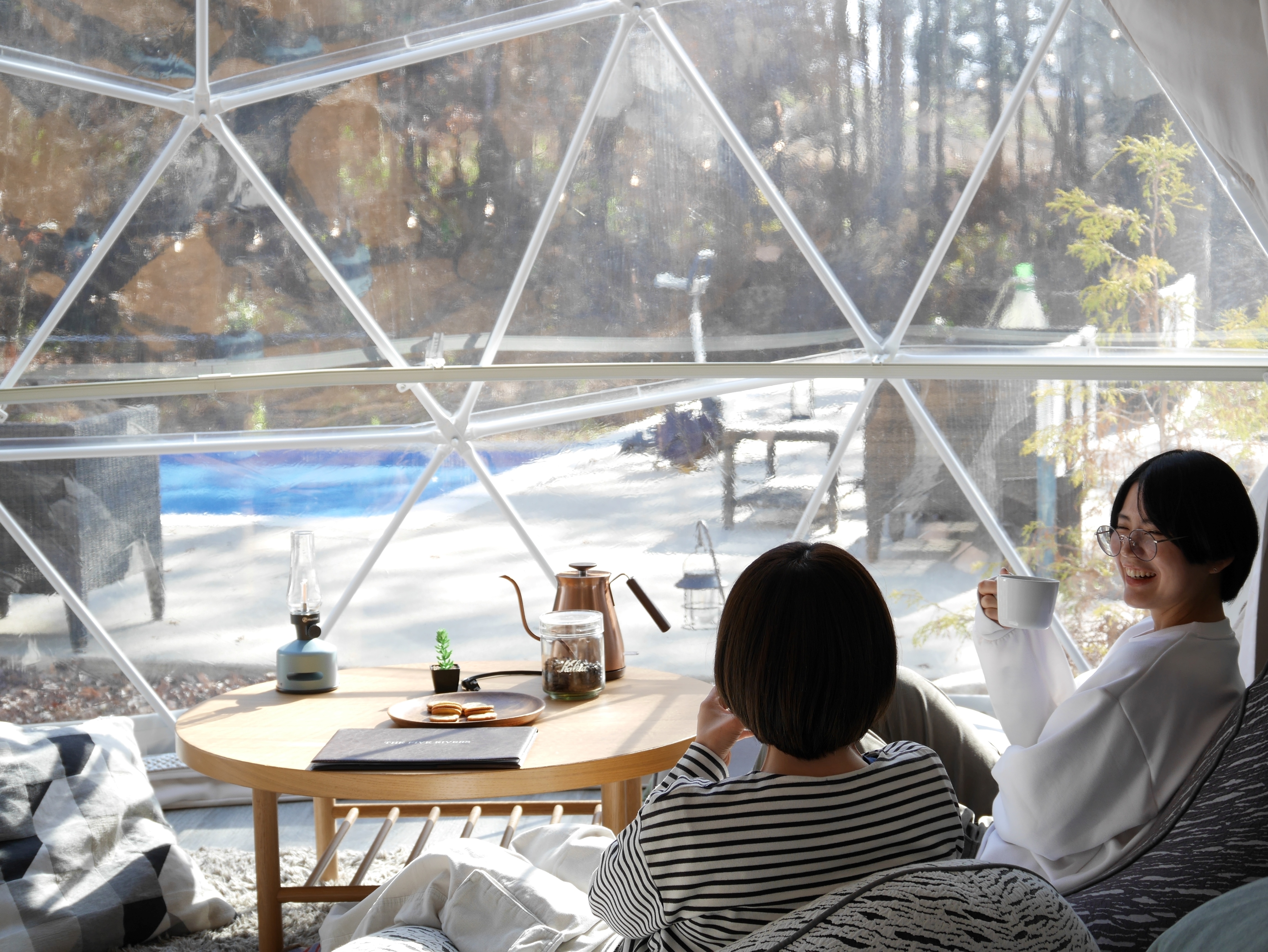 ドームテント内観（プールビューグランピングサイト）