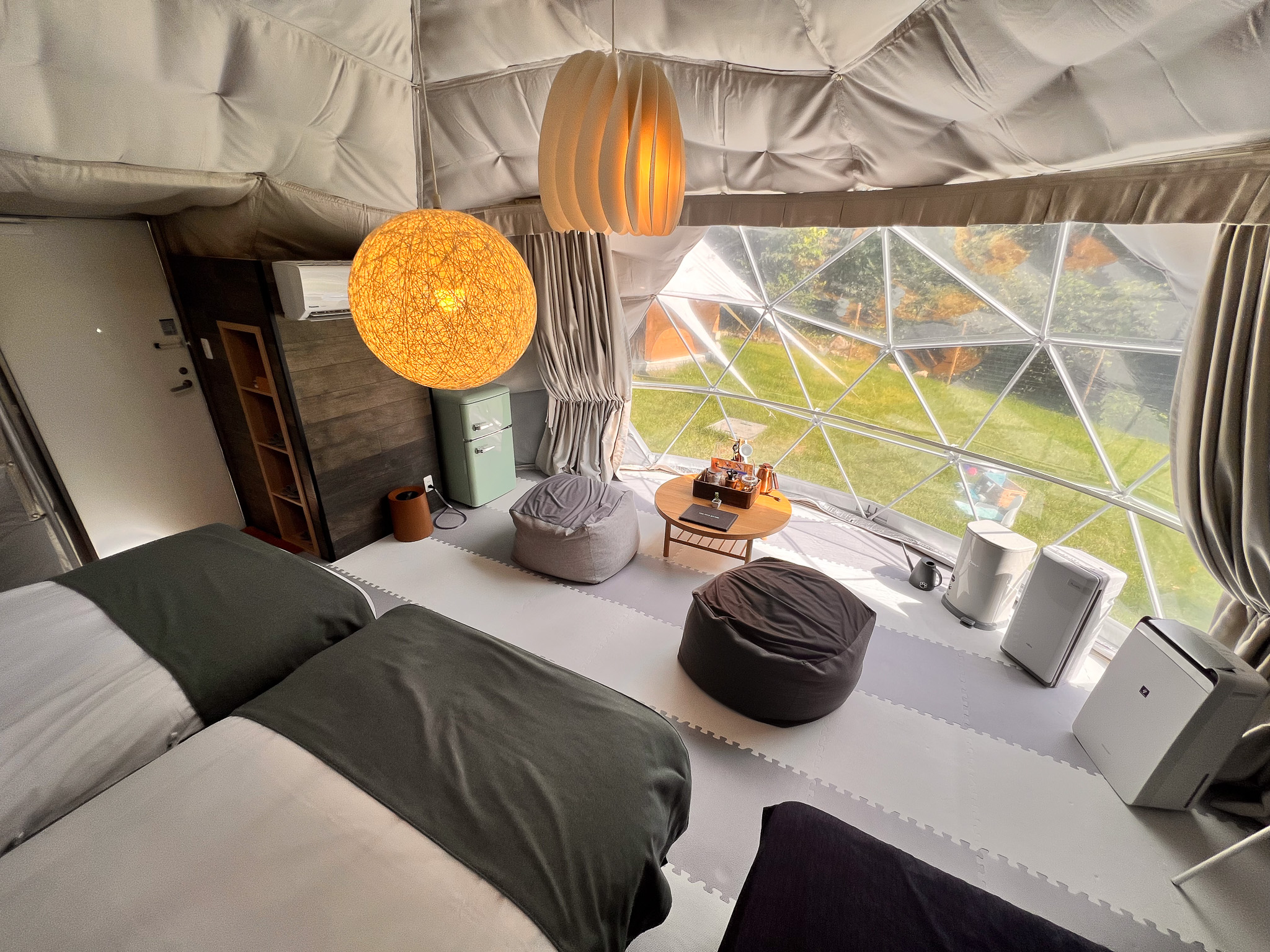 ドームテント内観（ドッグラン付きグランピングサイト）