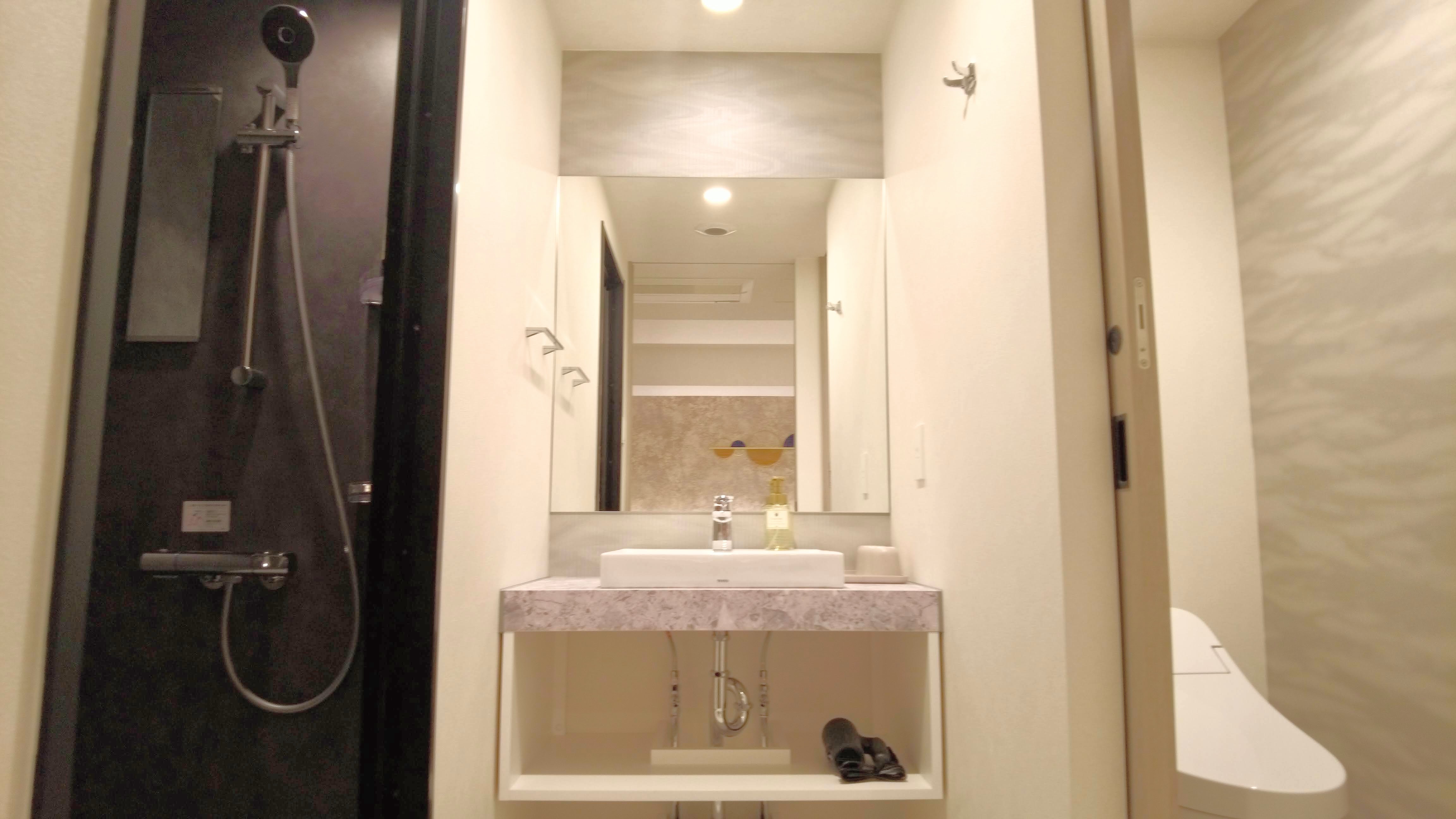 客室シャワーブース