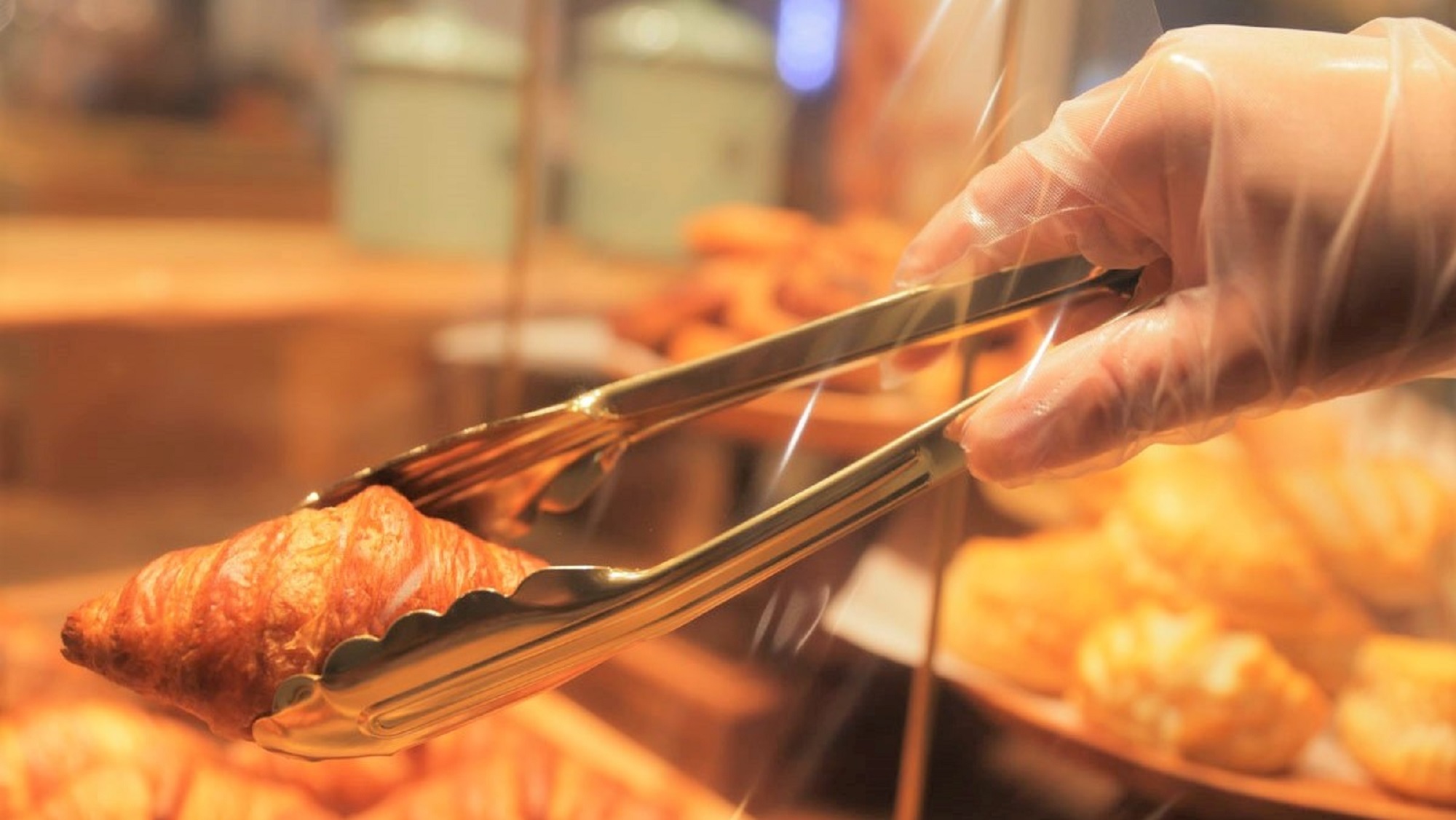 朝から焼きたての香りをお楽しみくださいませ