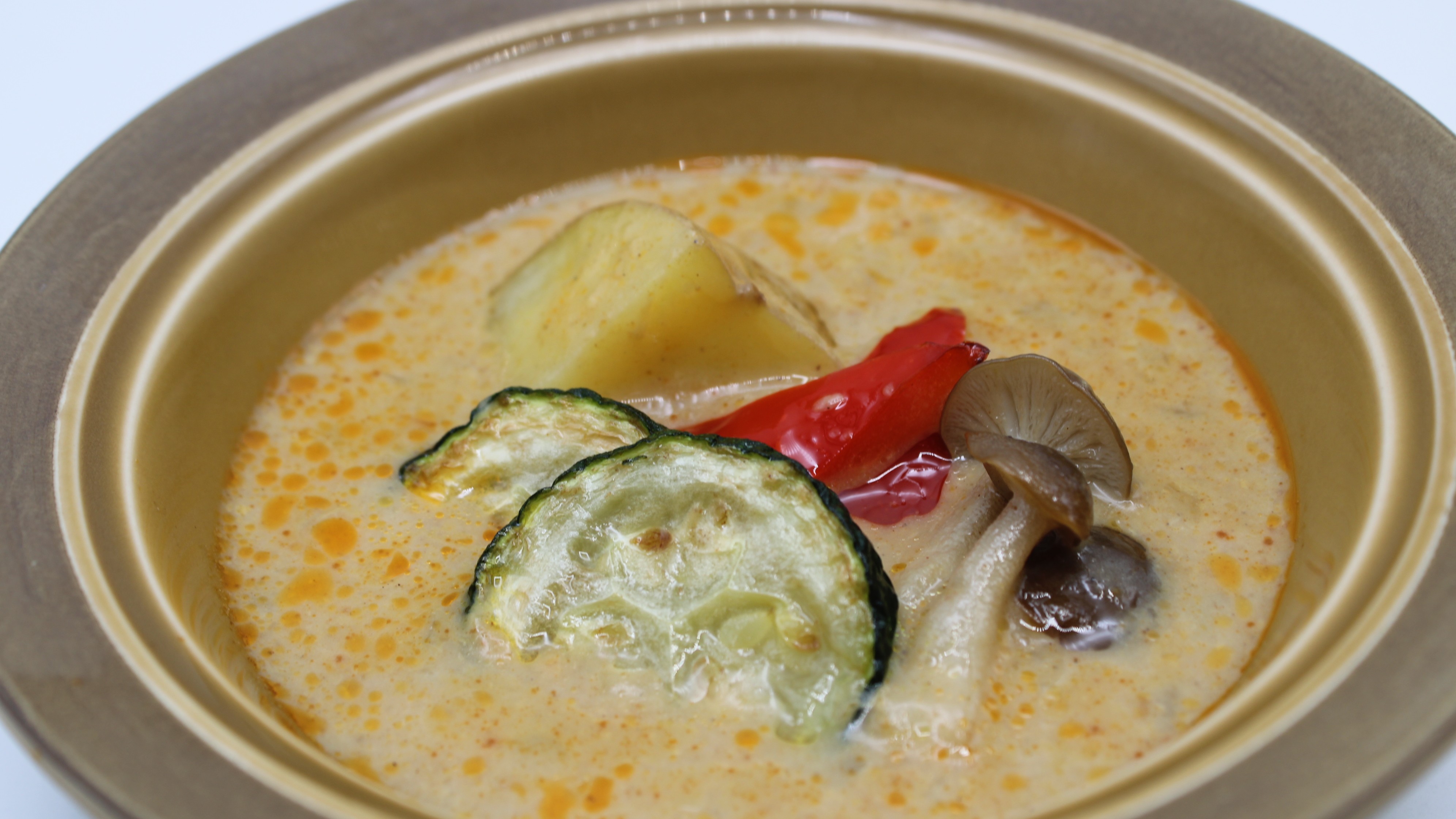 ◇ご当地逸品：北海道牛乳を使用した「白いスープカレー」（イメージ）