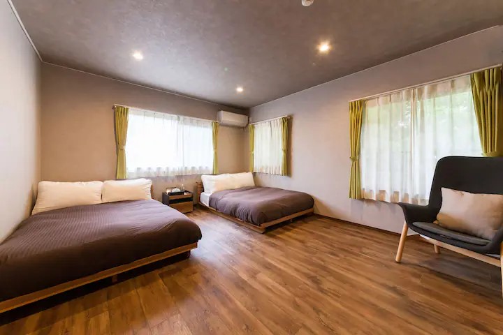 ２階ベッドルーム１