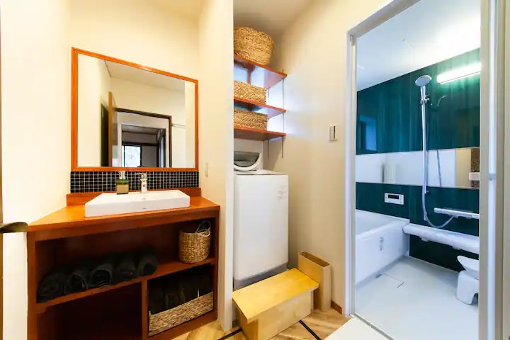 洗面台、バスルーム、ランドリーエリア