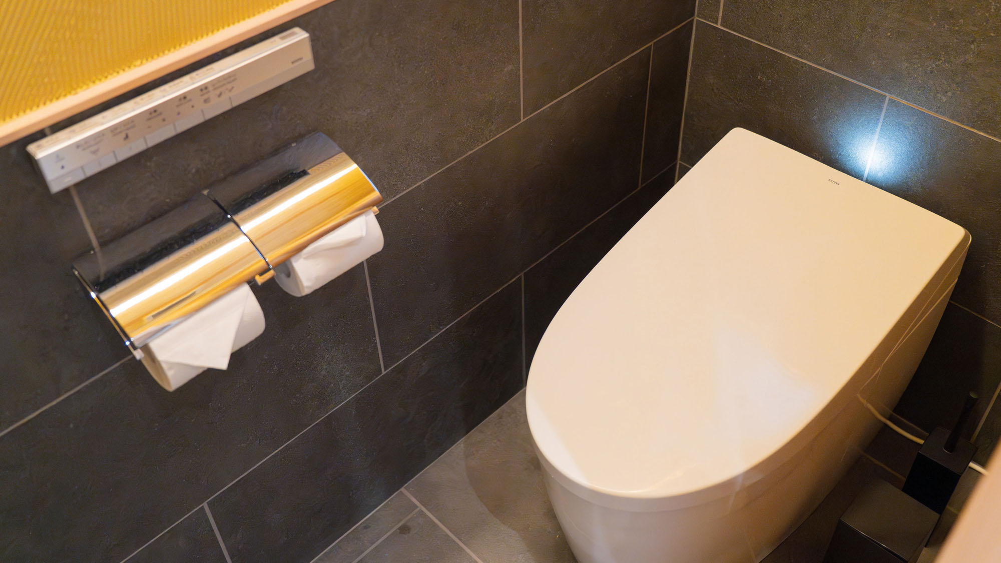 ・【1階/トイレ】トイレは温水洗浄便座付。快適にご使用いただけます