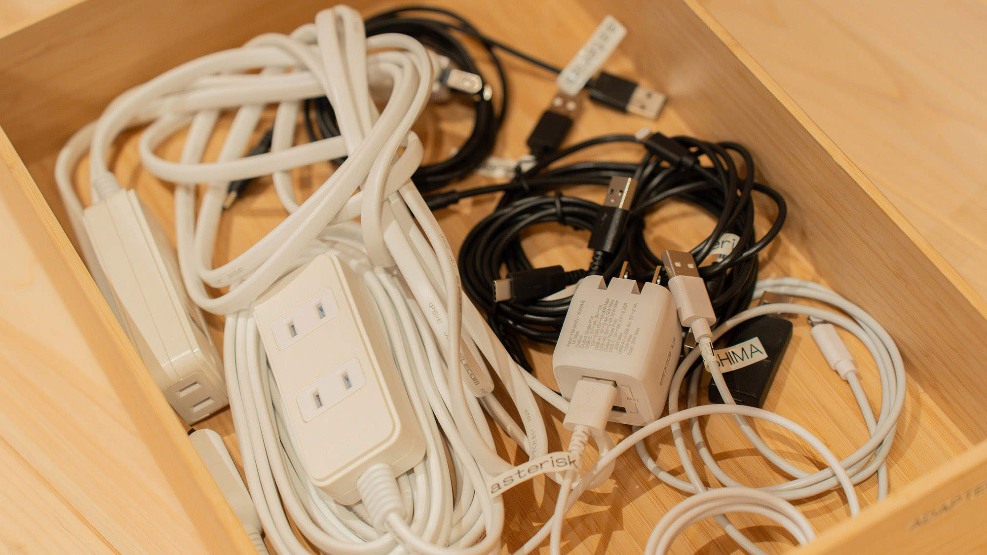 ・【1階/BOX】充電器や延長コードをご用意。お忘れの際もご安心ください