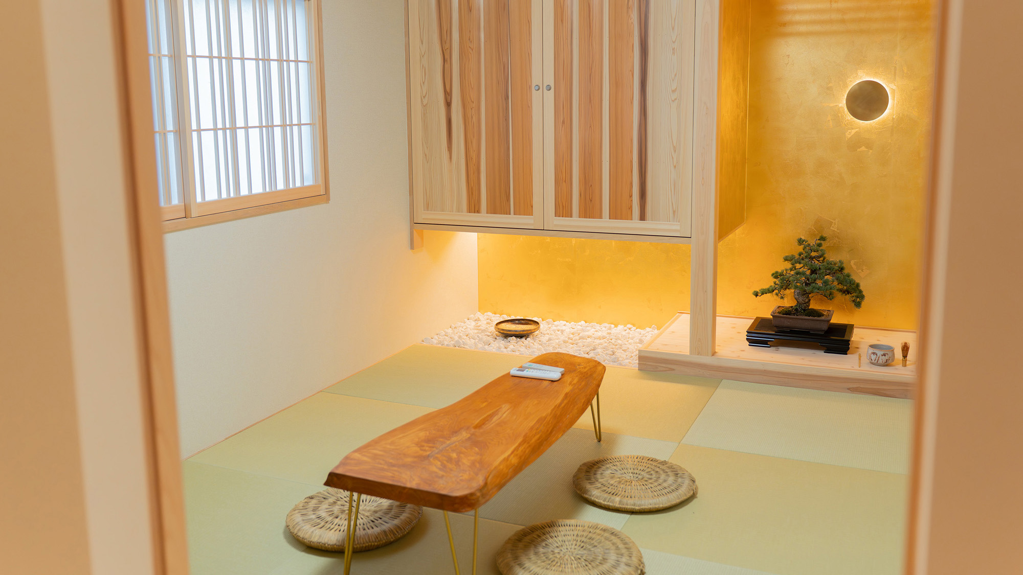 ・【2階/和室】和モダンな和室のお部屋。お茶を飲みながらゆったり過ごすことができます