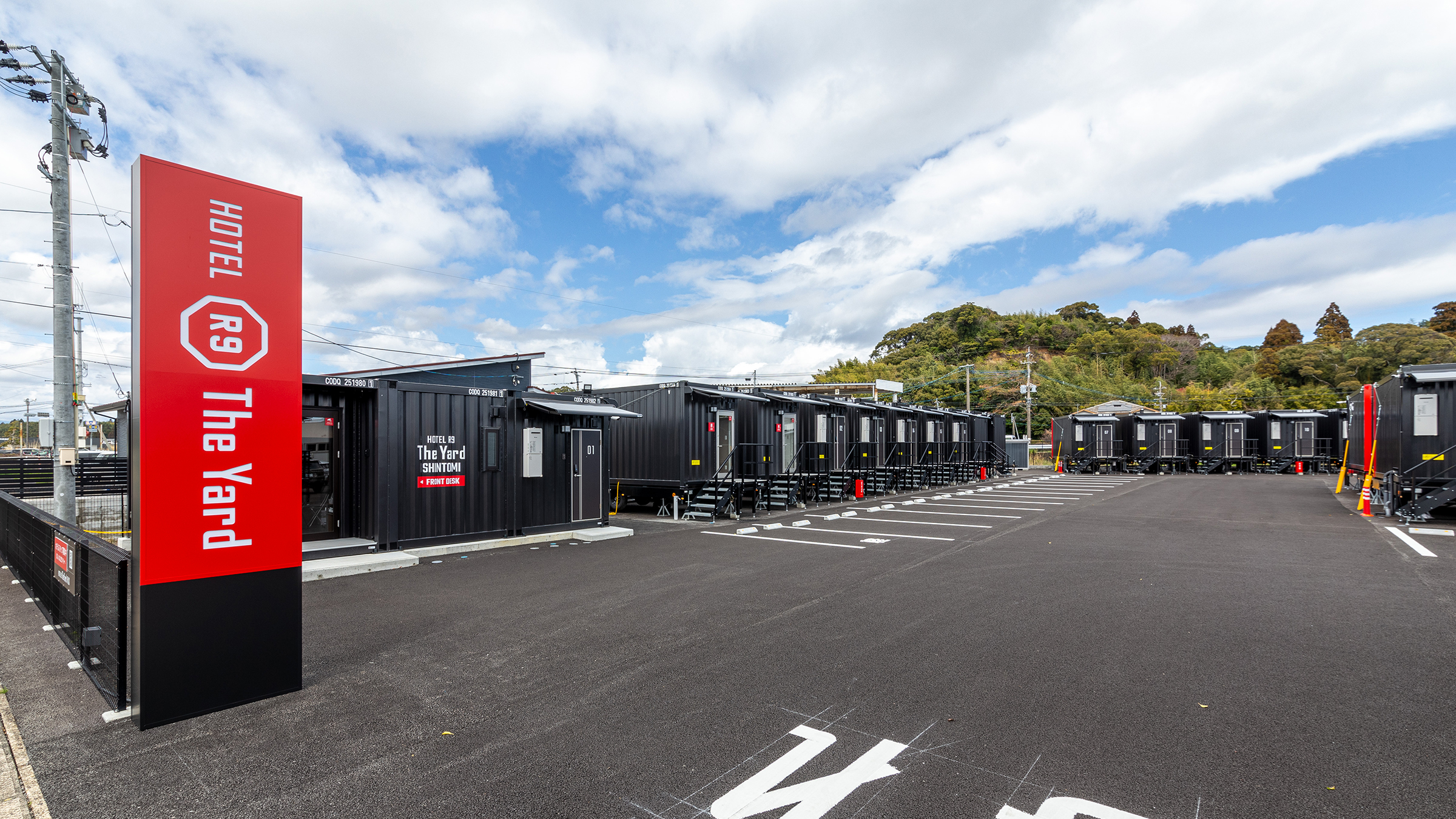 斬新な外観とコンパクトで快適な客室を備えたコンテナホテル　HOTEL R9 The Yard（ホテルアールナイン ザ ヤード）