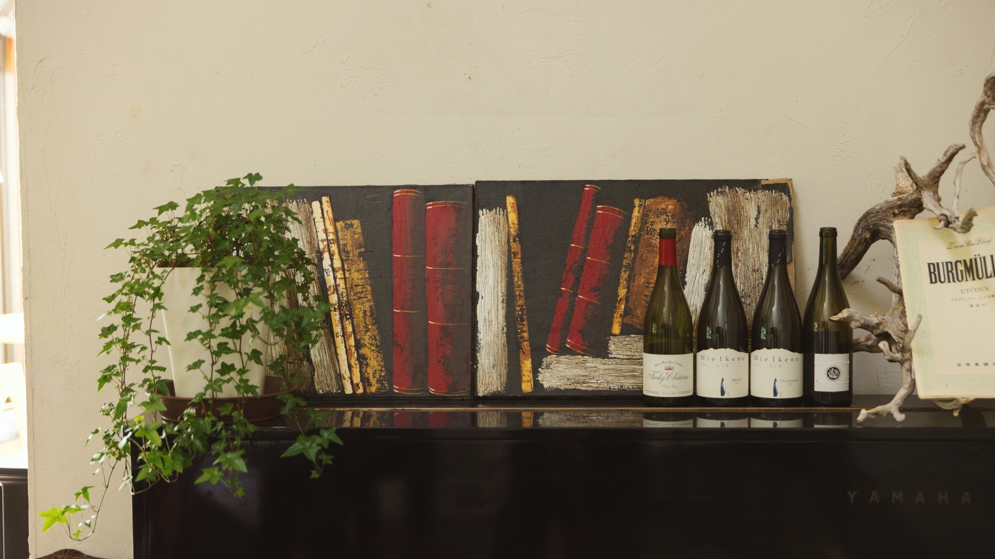 *インテリア／館内にはこだわりのアンティーク調の美しいインテリア。