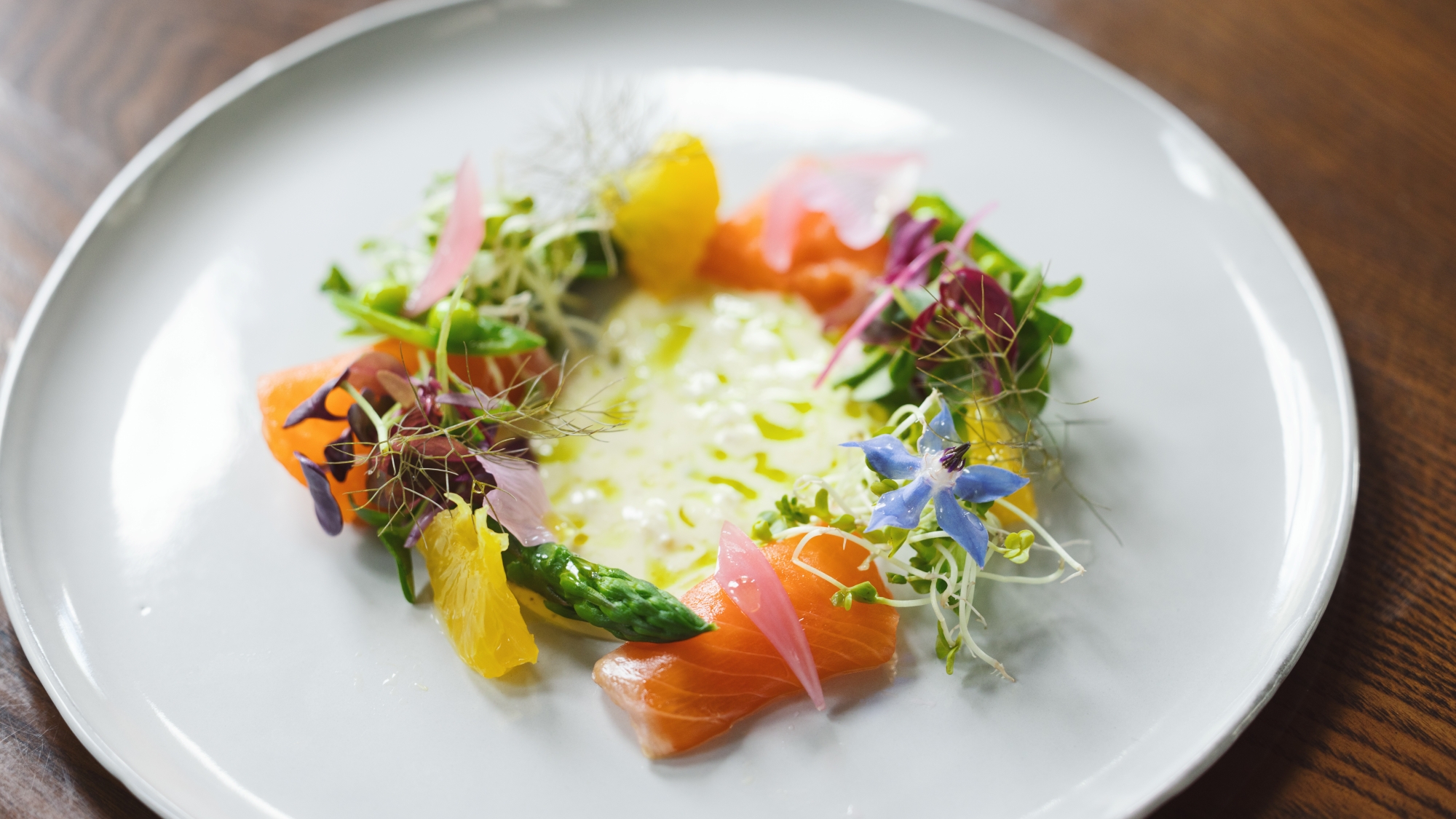 *夕食一例（前菜）／八ヶ岳の食材を使った見た目にも美しい一皿。