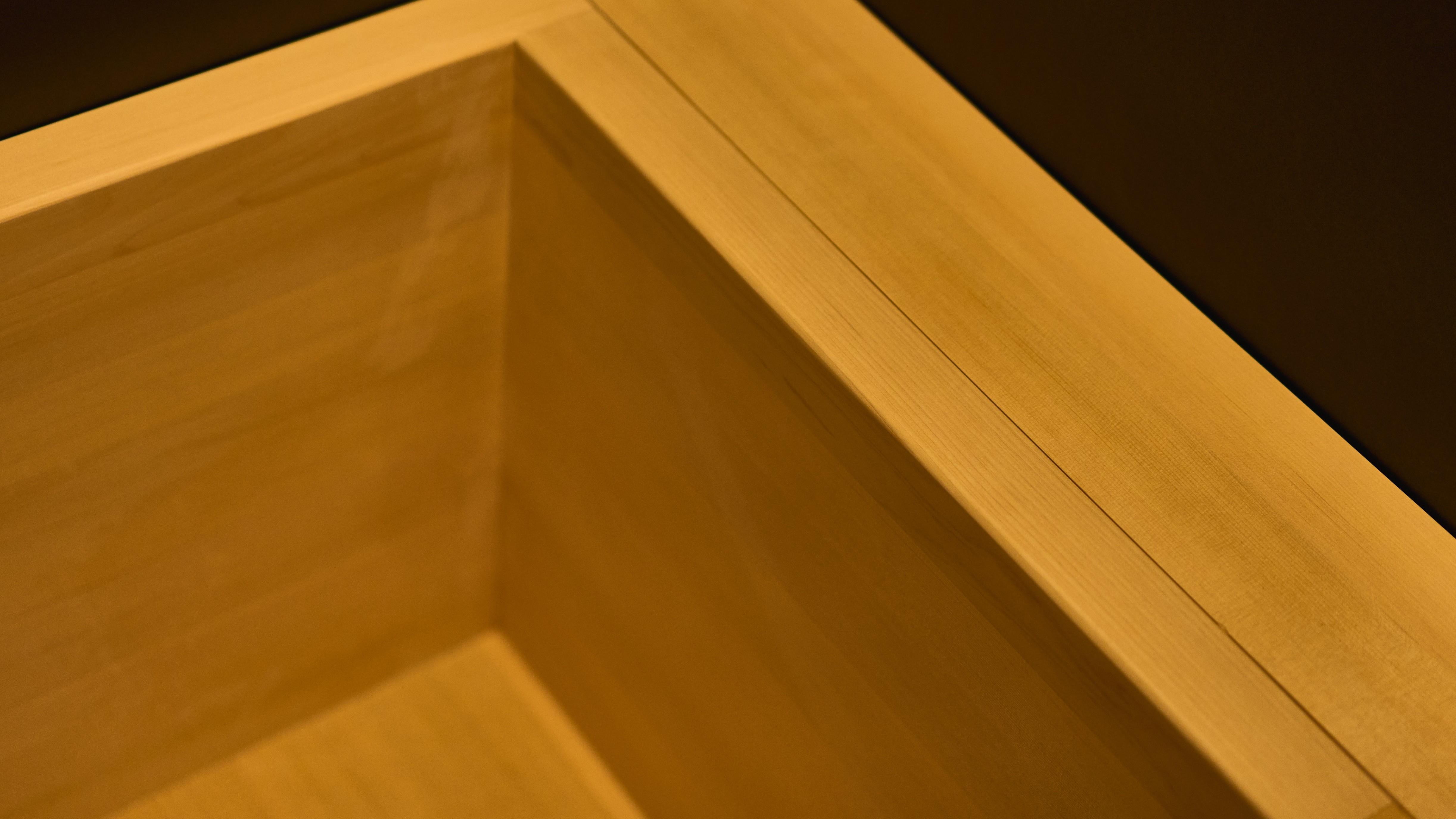 当館こだわりの檜風呂