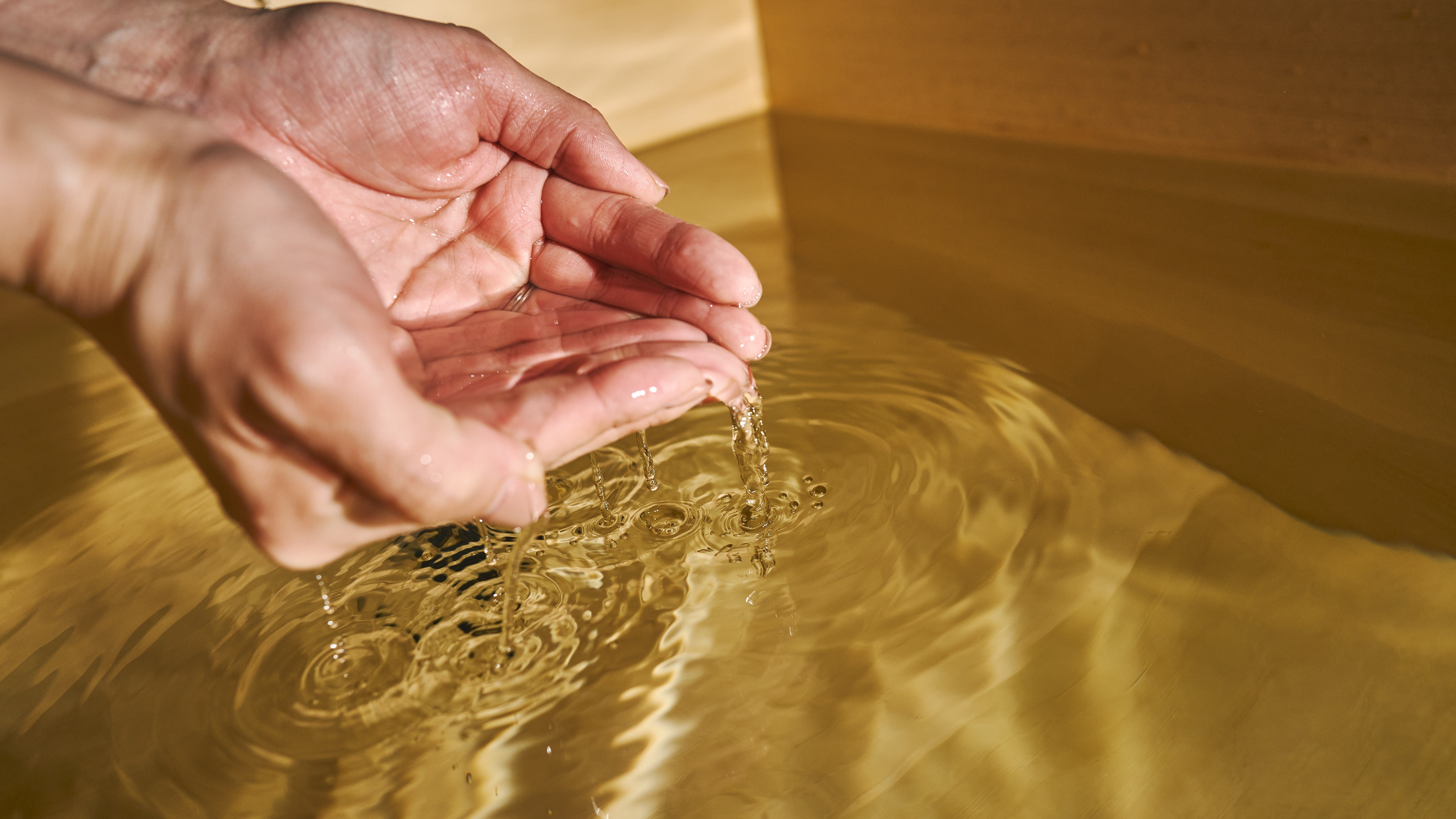 檜の香りに包まれる特別なバスタイムを