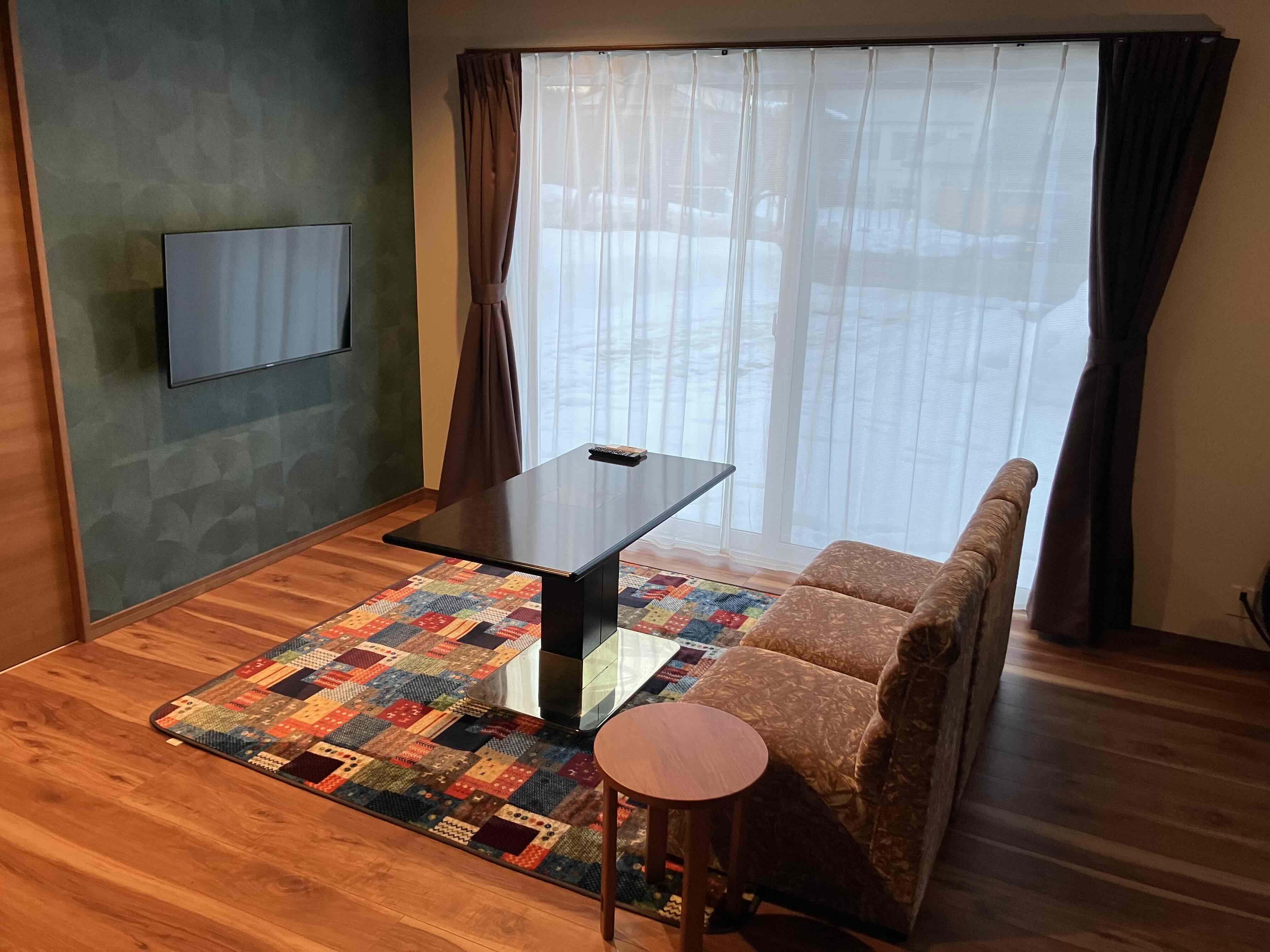 広々としたリビングでごゆっくりお寛ぎいただけます。