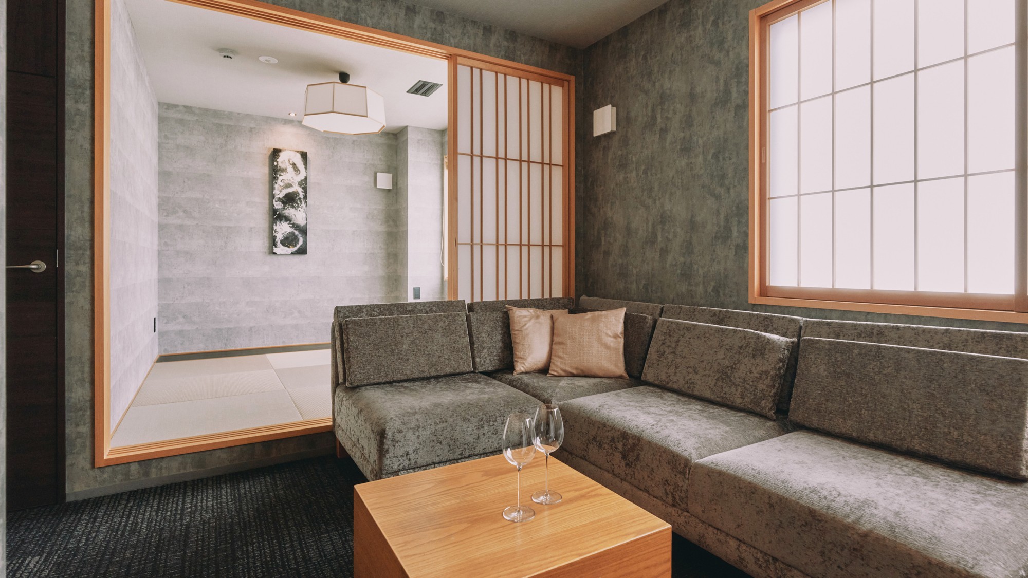 ＜ジュニアスイート＞3〜4名でもゆったり過ごせる広々リビング